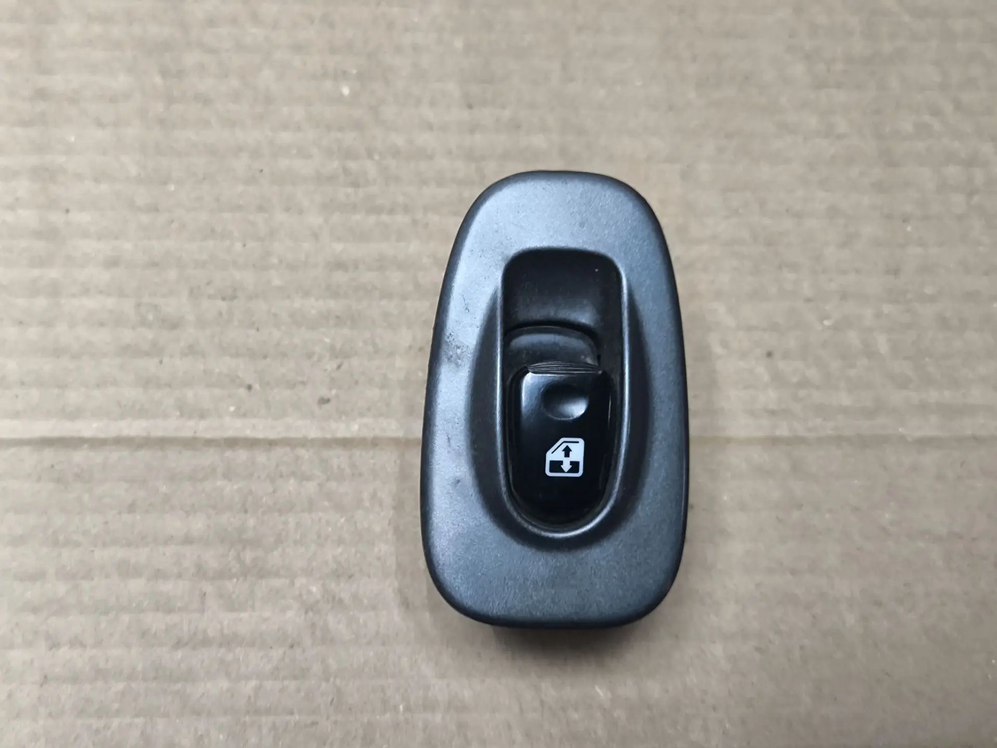 https://ycs.partsauto.market/partsauto-images/thmbs/userImages/d89d66a30f14dbad161fb7a986aa0fe5/part/bc3c6f29-7f15-4b53-b4dd-b331f9c125ef_1784893930768.jpg
