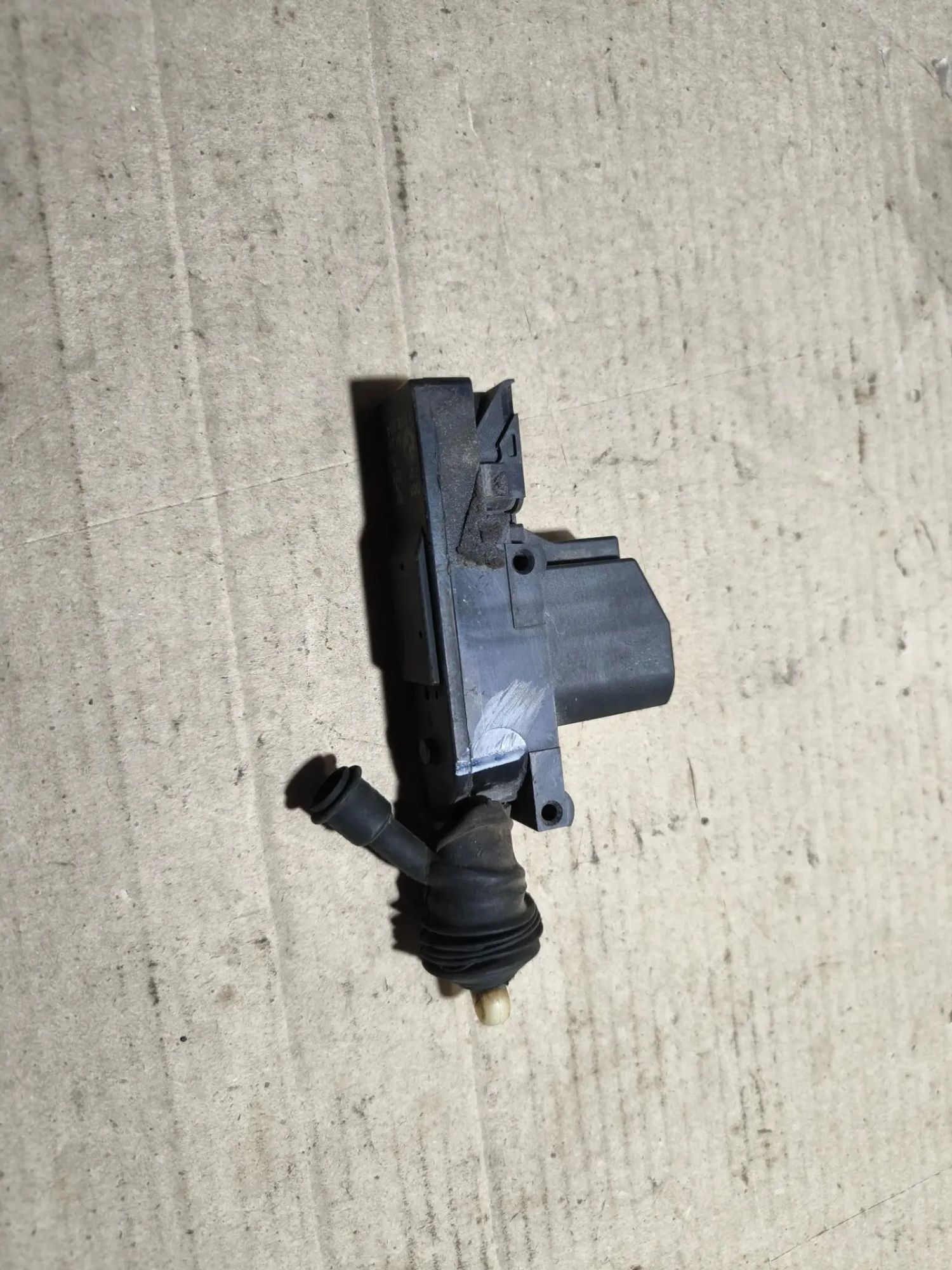 https://ycs.partsauto.market/partsauto-images/thmbs/userImages/d89d66a30f14dbad161fb7a986aa0fe5/part/bd6103fd-d1de-4caf-9e32-ccb3bf59855a_1783353775985.jpg