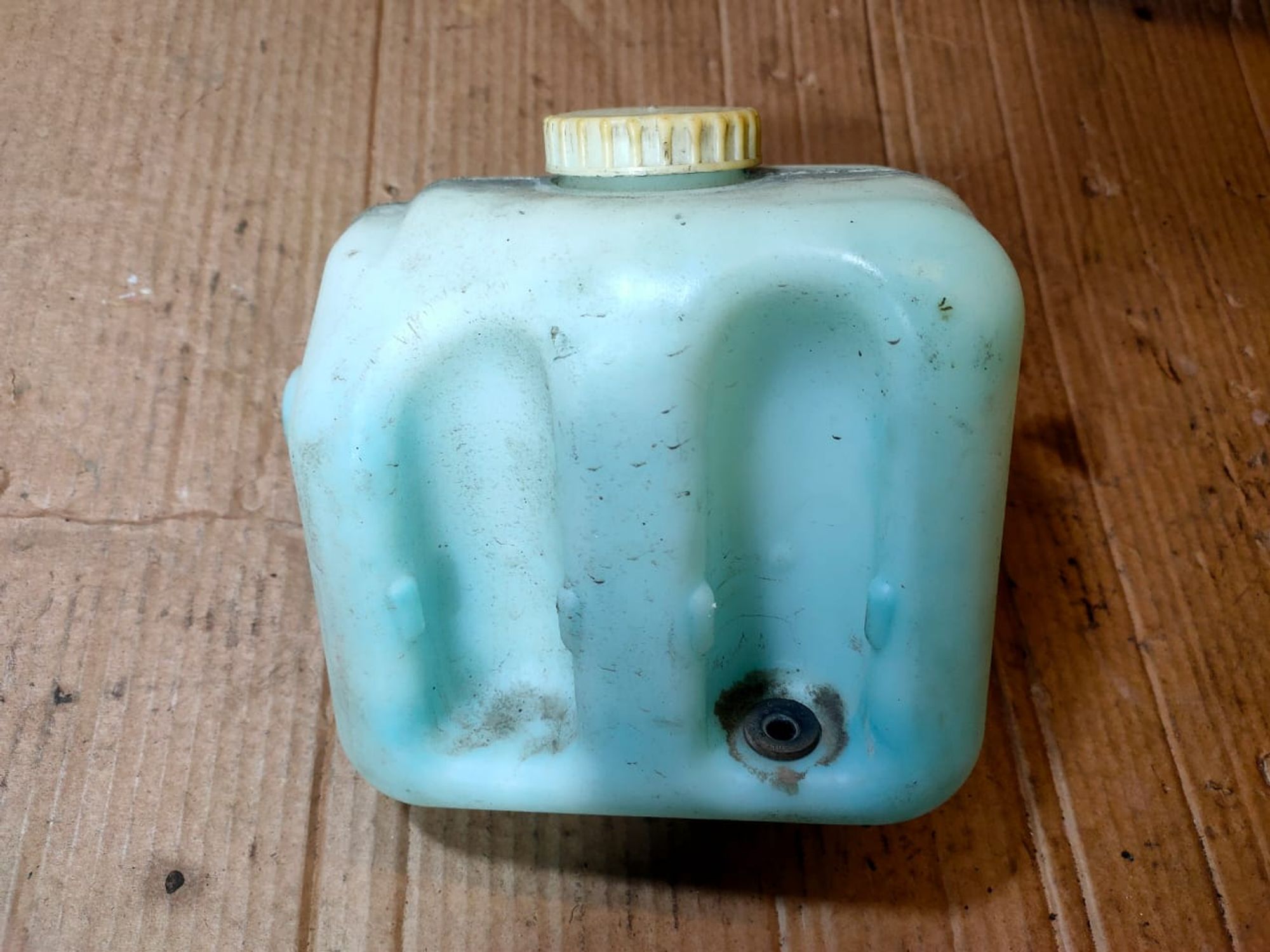 https://ycs.partsauto.market/partsauto-images/thmbs/userImages/d89d66a30f14dbad161fb7a986aa0fe5/part/bed9f65c-bb57-453f-97ce-74a021bf57b3_1695477900454.jpg