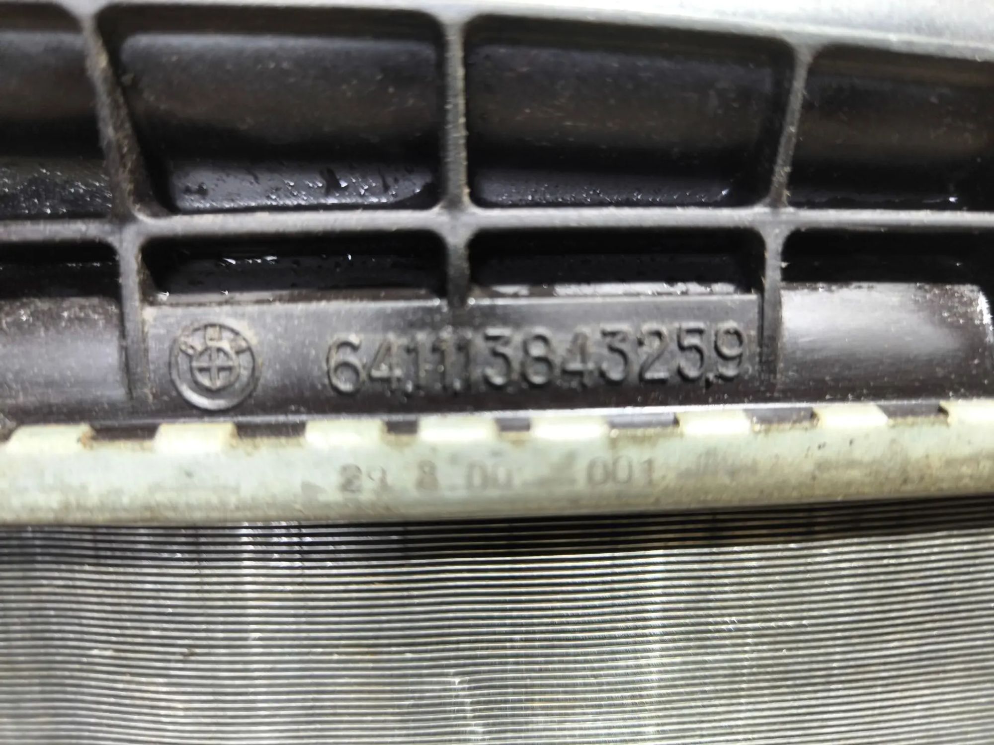 https://ycs.partsauto.market/partsauto-images/thmbs/userImages/d89d66a30f14dbad161fb7a986aa0fe5/part/bf36b495-4947-4ffe-8158-7cbe63fabc27_1781801540013.jpg