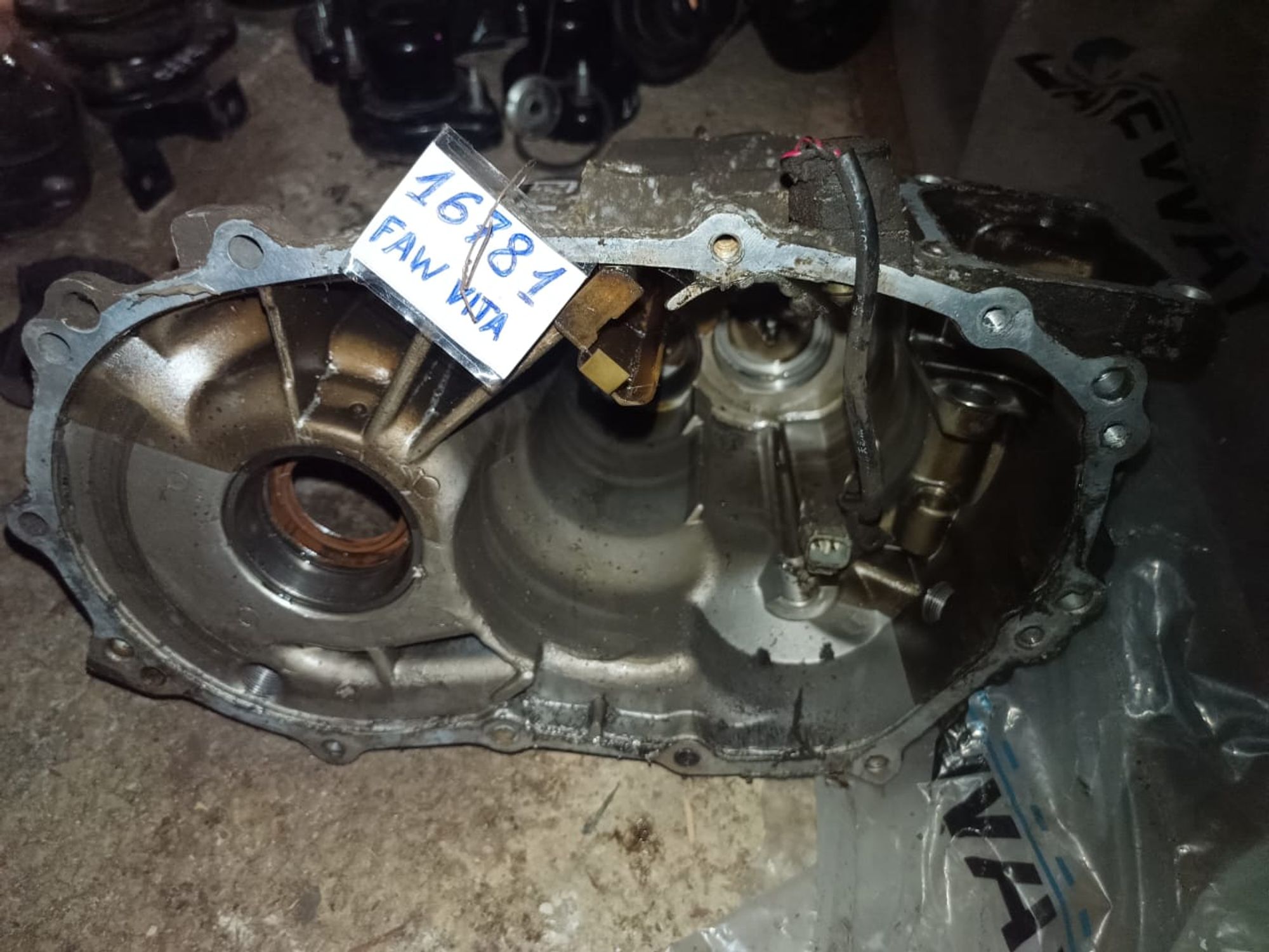 https://ycs.partsauto.market/partsauto-images/thmbs/userImages/d89d66a30f14dbad161fb7a986aa0fe5/part/c029f4fe-dfcf-4374-b9b1-59cda6751993_1721034401754.jpg