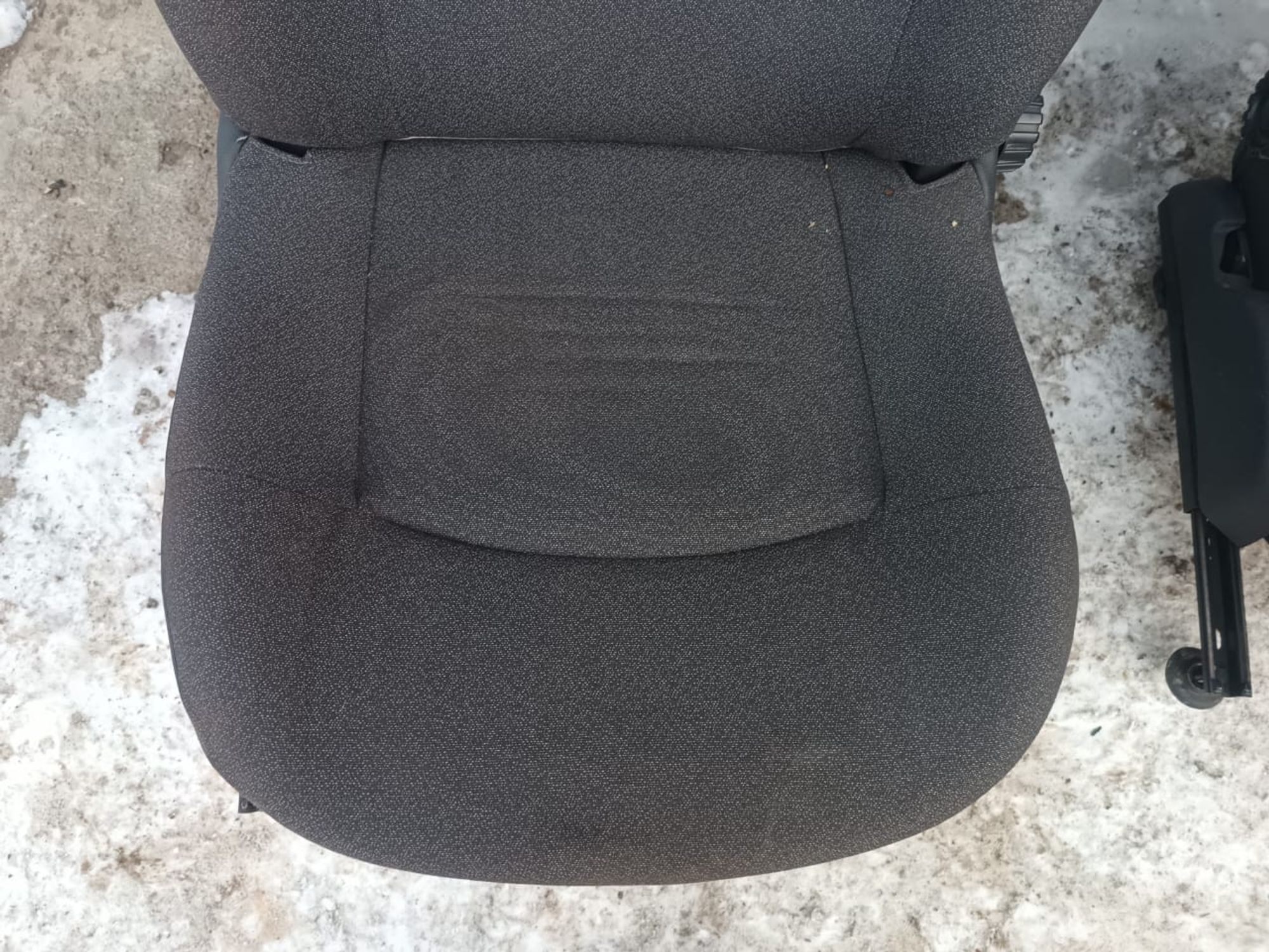 https://ycs.partsauto.market/partsauto-images/thmbs/userImages/d89d66a30f14dbad161fb7a986aa0fe5/part/c143b18a-e465-4b7b-8e08-7ef58936e1ef_1735301209325.jpg
