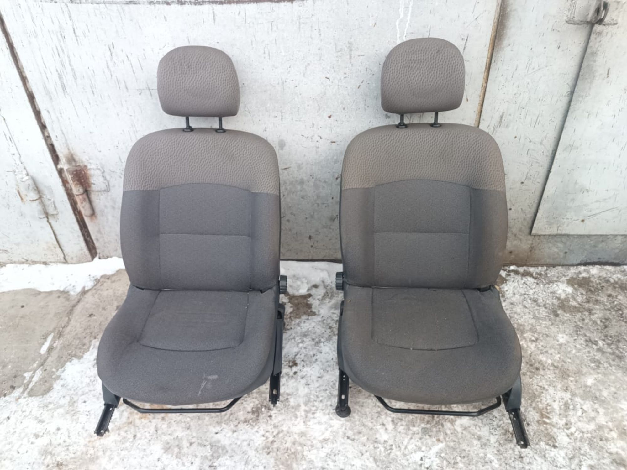 https://ycs.partsauto.market/partsauto-images/thmbs/userImages/d89d66a30f14dbad161fb7a986aa0fe5/part/c188990b-8ba1-4648-90fe-4325c09d9eb8_1735301208447.jpg