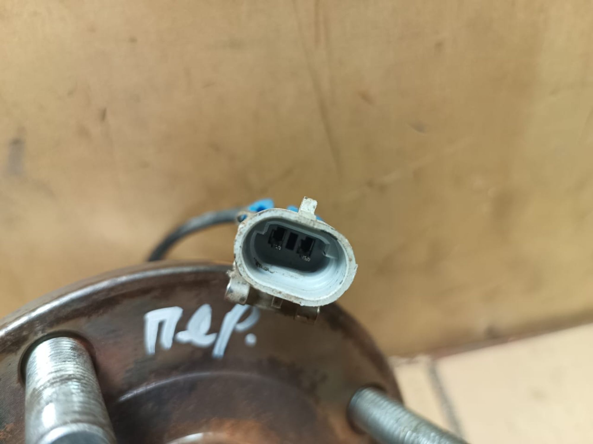 https://ycs.partsauto.market/partsauto-images/thmbs/userImages/d89d66a30f14dbad161fb7a986aa0fe5/part/c3954eab-9c3f-4058-ba85-b1f684795c2d_1739951548220.jpg