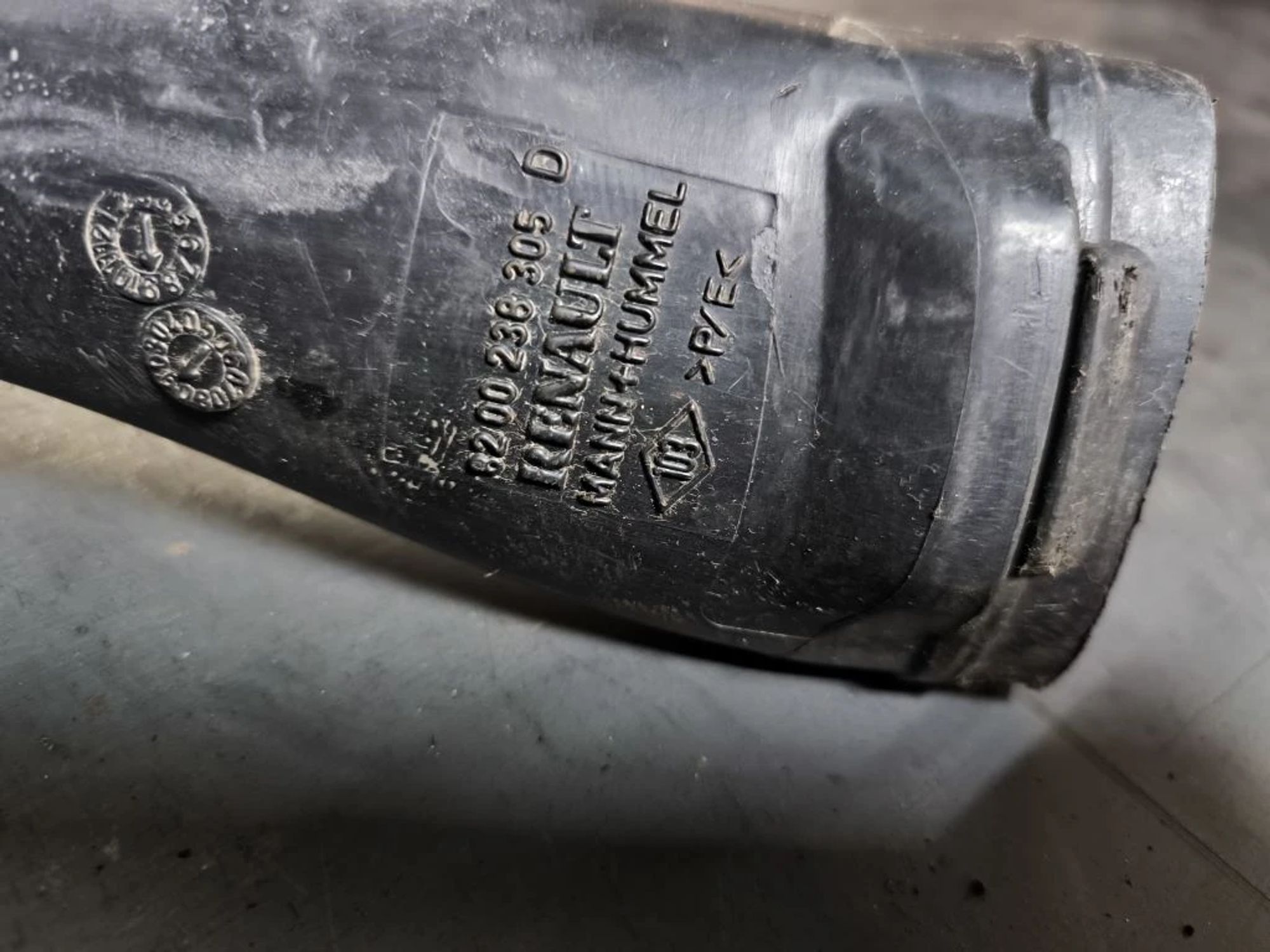 https://ycs.partsauto.market/partsauto-images/thmbs/userImages/d89d66a30f14dbad161fb7a986aa0fe5/part/c3ec4cb7-7cf1-4a4b-8c13-a8d042c9446c_1780231741586.jpg