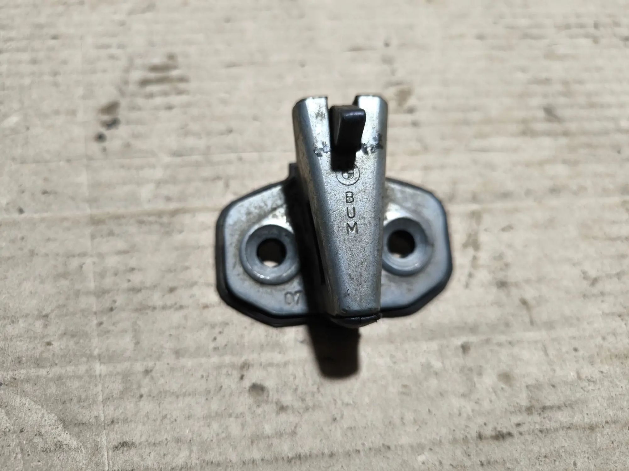 https://ycs.partsauto.market/partsauto-images/thmbs/userImages/d89d66a30f14dbad161fb7a986aa0fe5/part/c41272d4-867b-4c8f-bcd0-63fedf948d48_1783524150468.jpg