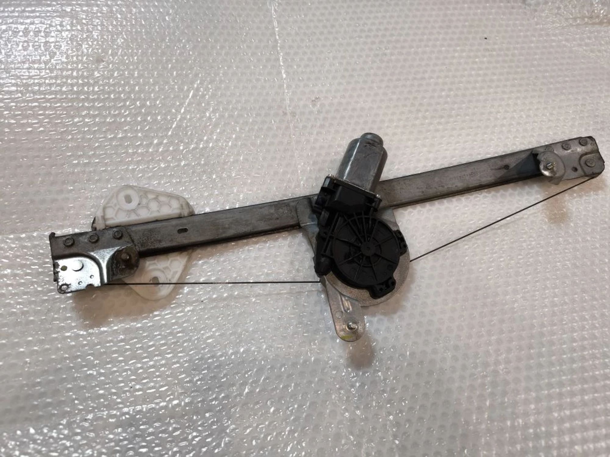 https://ycs.partsauto.market/partsauto-images/thmbs/userImages/d89d66a30f14dbad161fb7a986aa0fe5/part/c4348f96-5bfd-448e-8f42-91024a05846e_1777883962003.jpg