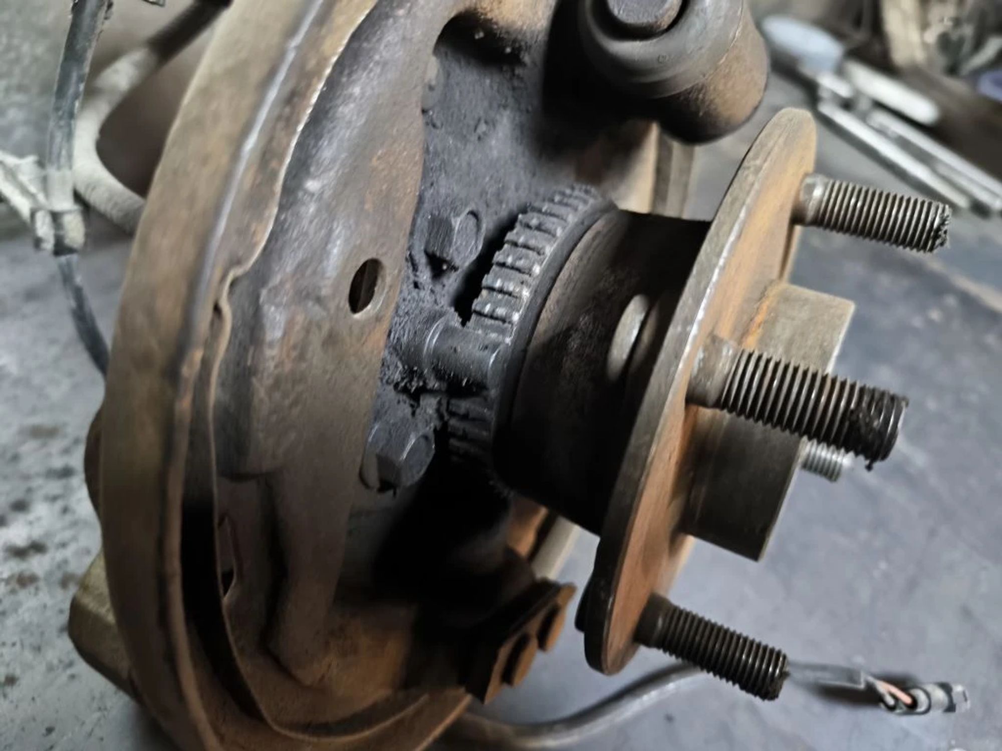 https://ycs.partsauto.market/partsauto-images/thmbs/userImages/d89d66a30f14dbad161fb7a986aa0fe5/part/c525e661-e103-4e63-aa83-ea9bfbf6984f_1776840405916.jpg