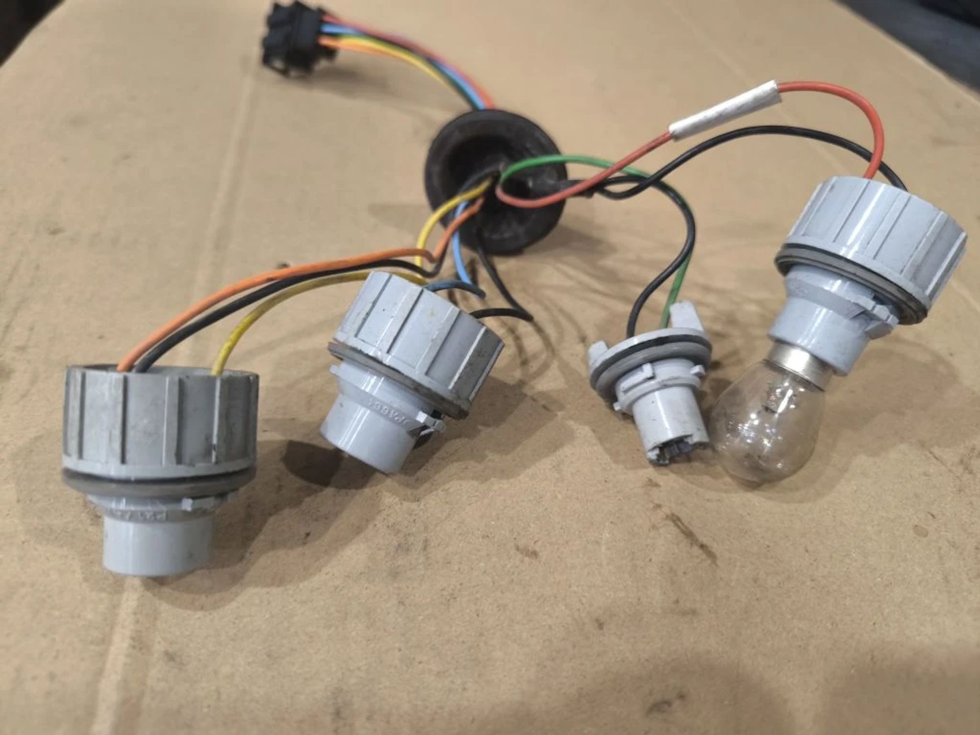 https://ycs.partsauto.market/partsauto-images/thmbs/userImages/d89d66a30f14dbad161fb7a986aa0fe5/part/c6325554-366d-463f-945b-26d326ded75a_1776748260658.jpg