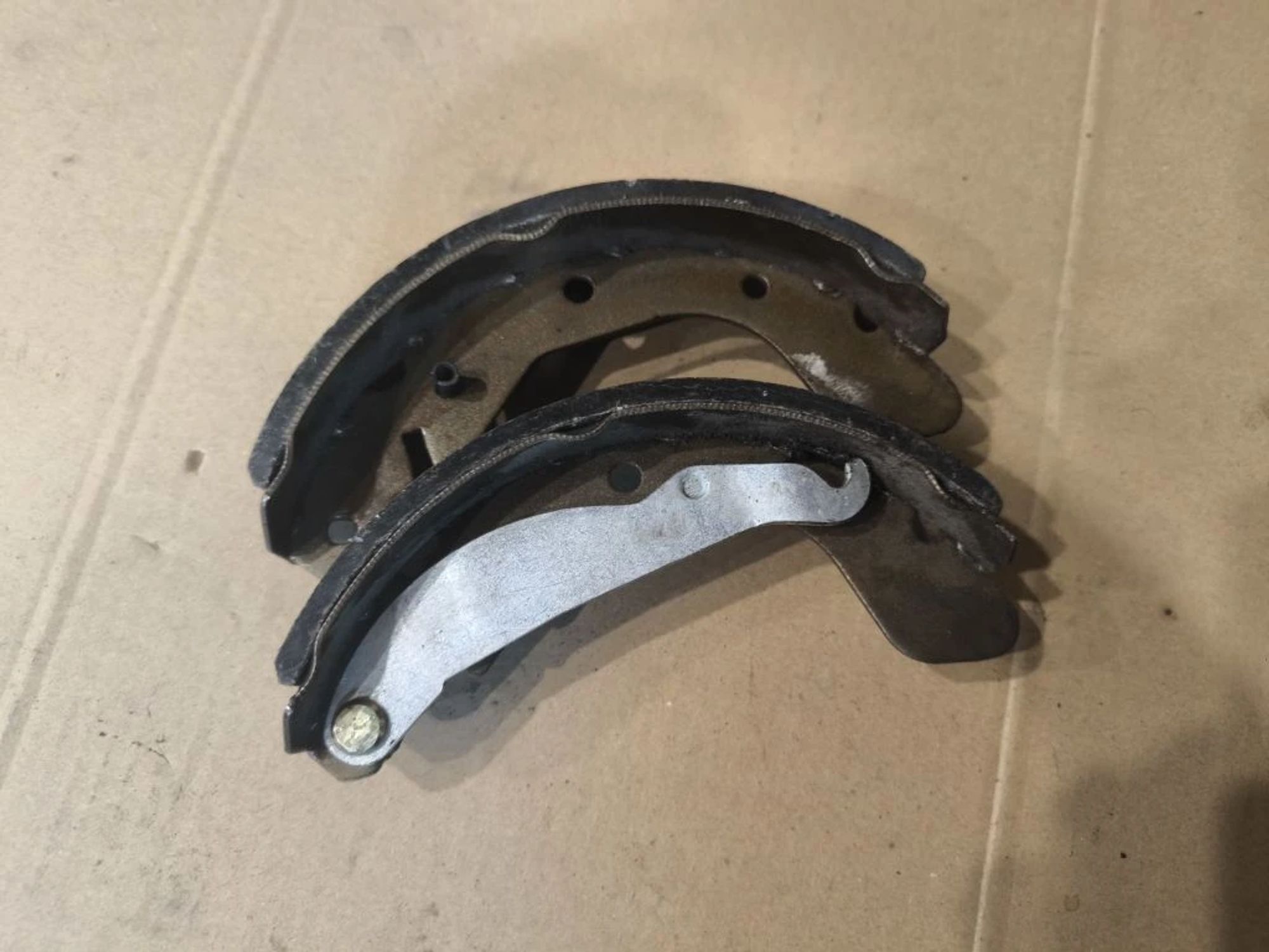https://ycs.partsauto.market/partsauto-images/thmbs/userImages/d89d66a30f14dbad161fb7a986aa0fe5/part/c8c32126-1572-4cbd-8c6f-0ff1f8e39fc2_1776751934082.jpg