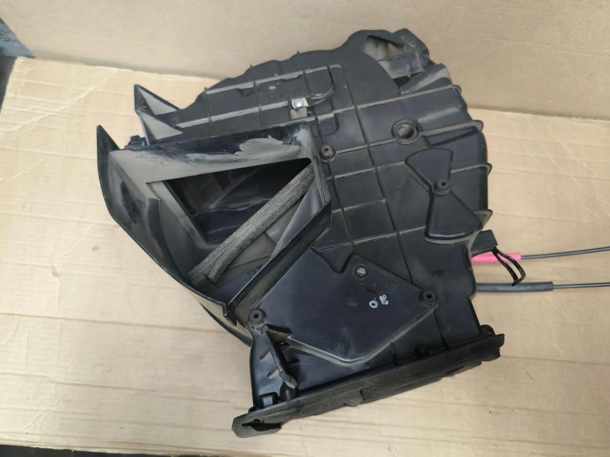 https://ycs.partsauto.market/partsauto-images/thmbs/userImages/d89d66a30f14dbad161fb7a986aa0fe5/part/c93a0e47-9f83-4e98-a636-5e48d3f67ec4_1786261595982.jpg