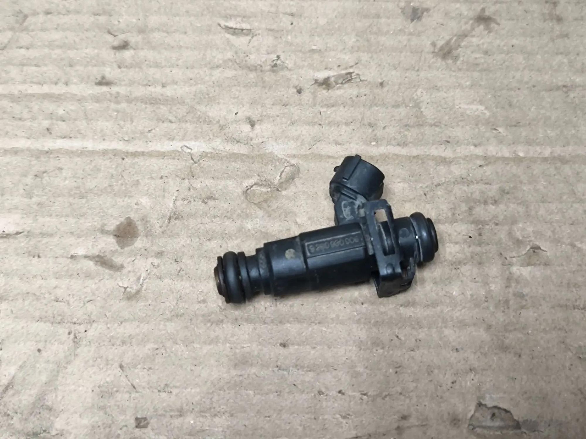 https://ycs.partsauto.market/partsauto-images/thmbs/userImages/d89d66a30f14dbad161fb7a986aa0fe5/part/c966f190-ecb1-43a3-8028-24aa1cdee2a4_1786885742957.jpg