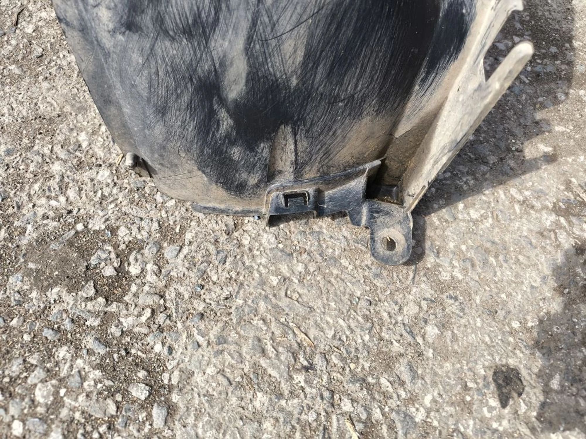 https://ycs.partsauto.market/partsauto-images/thmbs/userImages/d89d66a30f14dbad161fb7a986aa0fe5/part/c9b39f76-2738-4d20-901d-49730c519d53_1776158164110.jpg