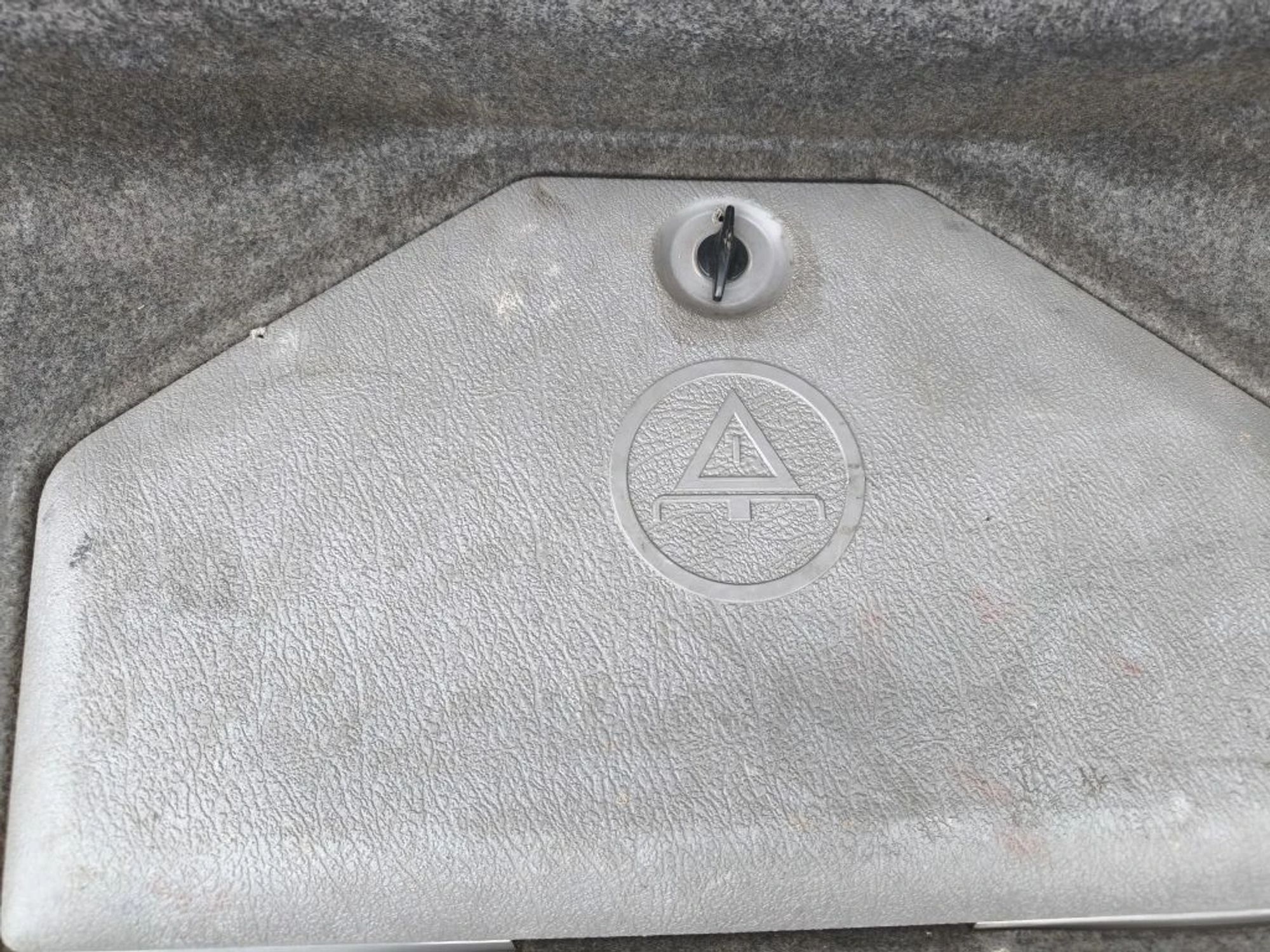 https://ycs.partsauto.market/partsauto-images/thmbs/userImages/d89d66a30f14dbad161fb7a986aa0fe5/part/caf74254-7d2c-4a38-ad72-76280d0b3413_1780572295333.jpg