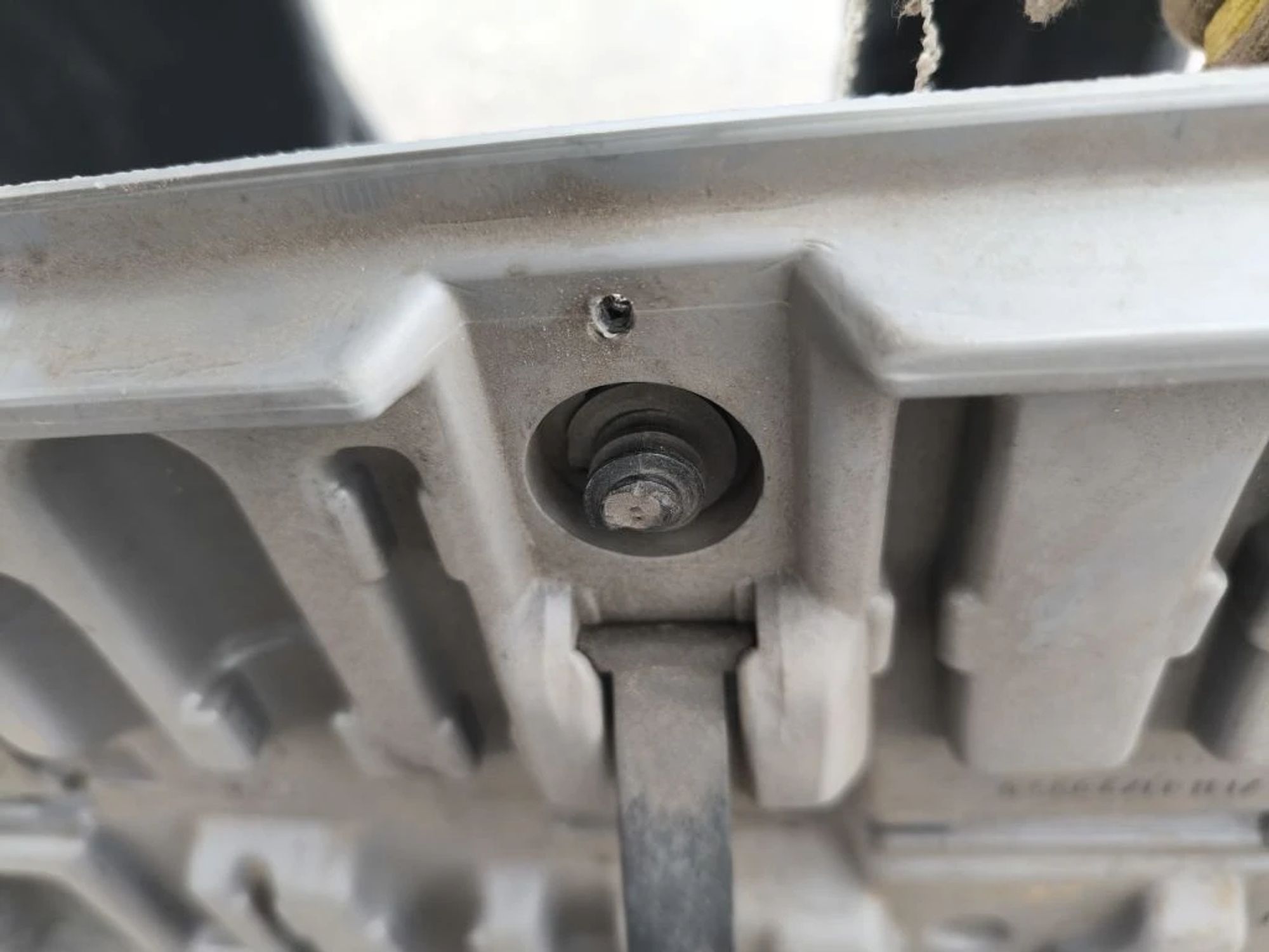https://ycs.partsauto.market/partsauto-images/thmbs/userImages/d89d66a30f14dbad161fb7a986aa0fe5/part/cbebc455-d5b0-46d3-92e4-ac2114176497_1780572295301.jpg