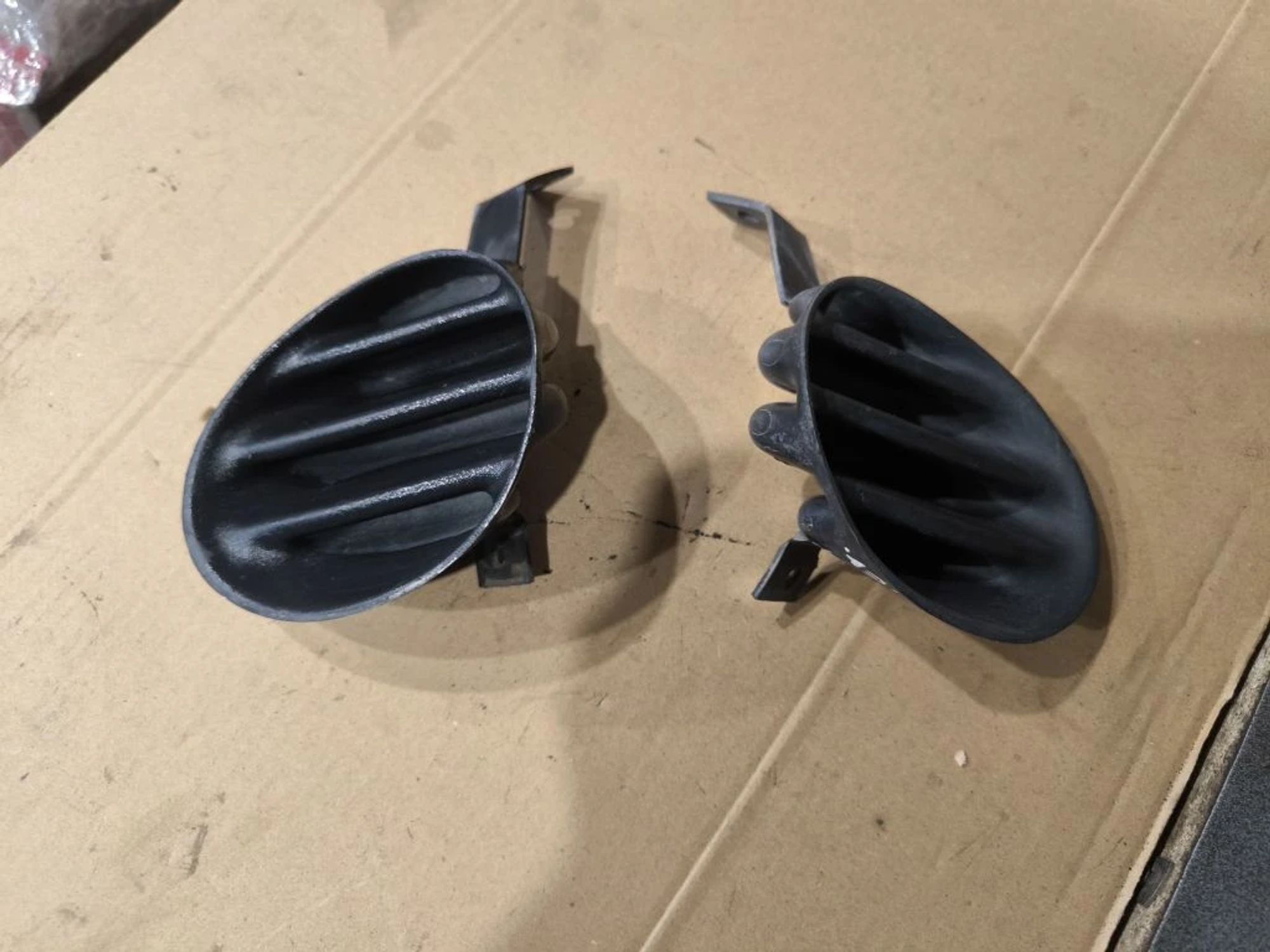 https://ycs.partsauto.market/partsauto-images/thmbs/userImages/d89d66a30f14dbad161fb7a986aa0fe5/part/cc72d126-34e4-4d58-8d09-98b33056ef4d_1776848261851.jpg