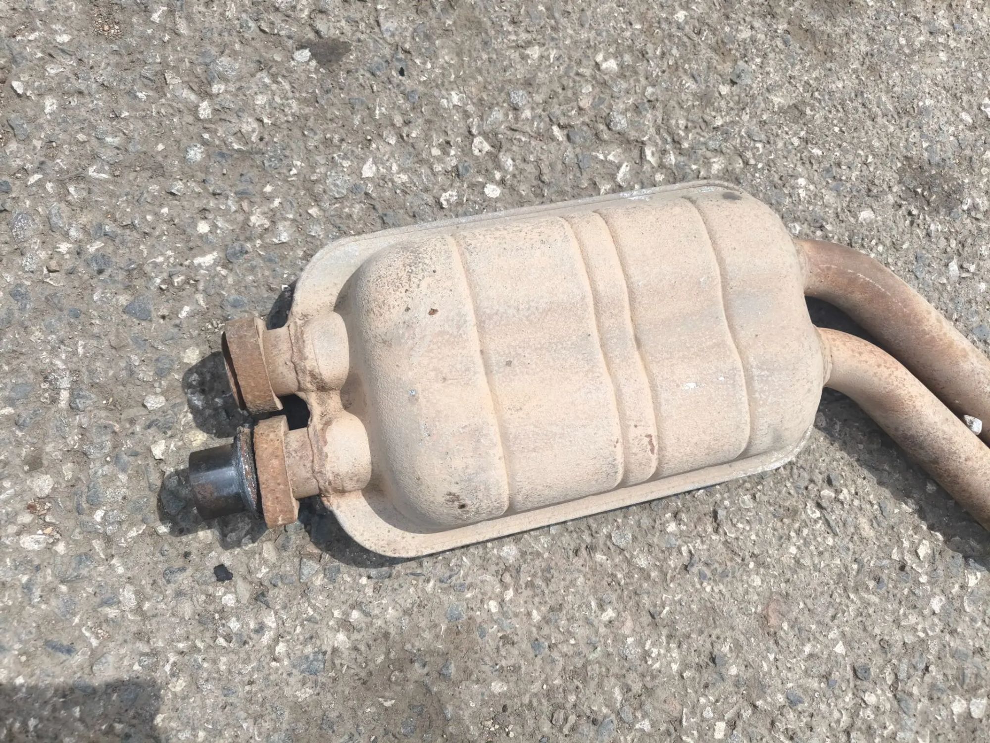 https://ycs.partsauto.market/partsauto-images/thmbs/userImages/d89d66a30f14dbad161fb7a986aa0fe5/part/cd2d1a8a-14da-40c9-85d1-d7c4e3da904a_1782655155259.jpg