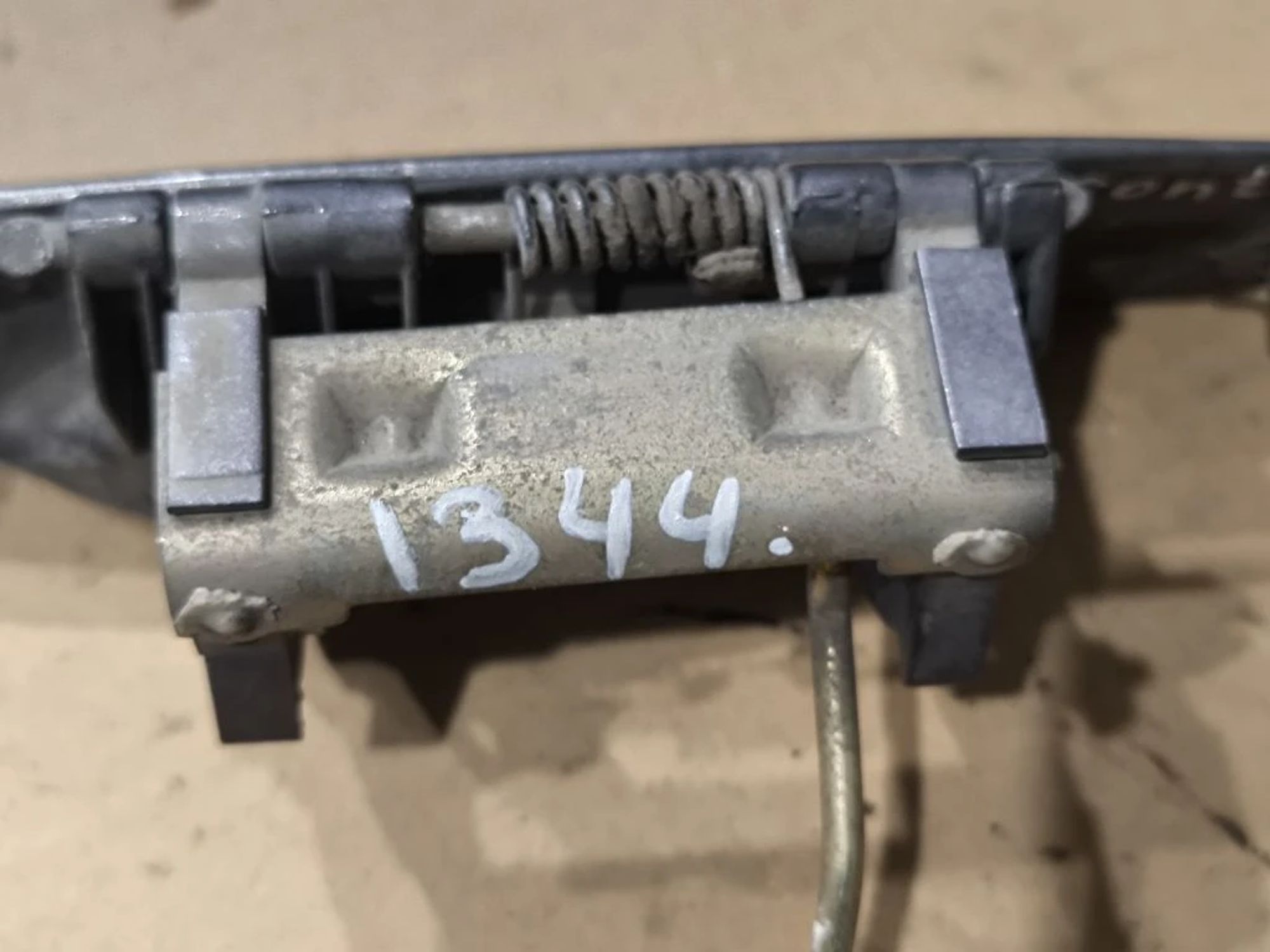 https://ycs.partsauto.market/partsauto-images/thmbs/userImages/d89d66a30f14dbad161fb7a986aa0fe5/part/cd88ba9a-a8aa-46eb-b39b-37ceb5ca7423_1776848346563.jpg