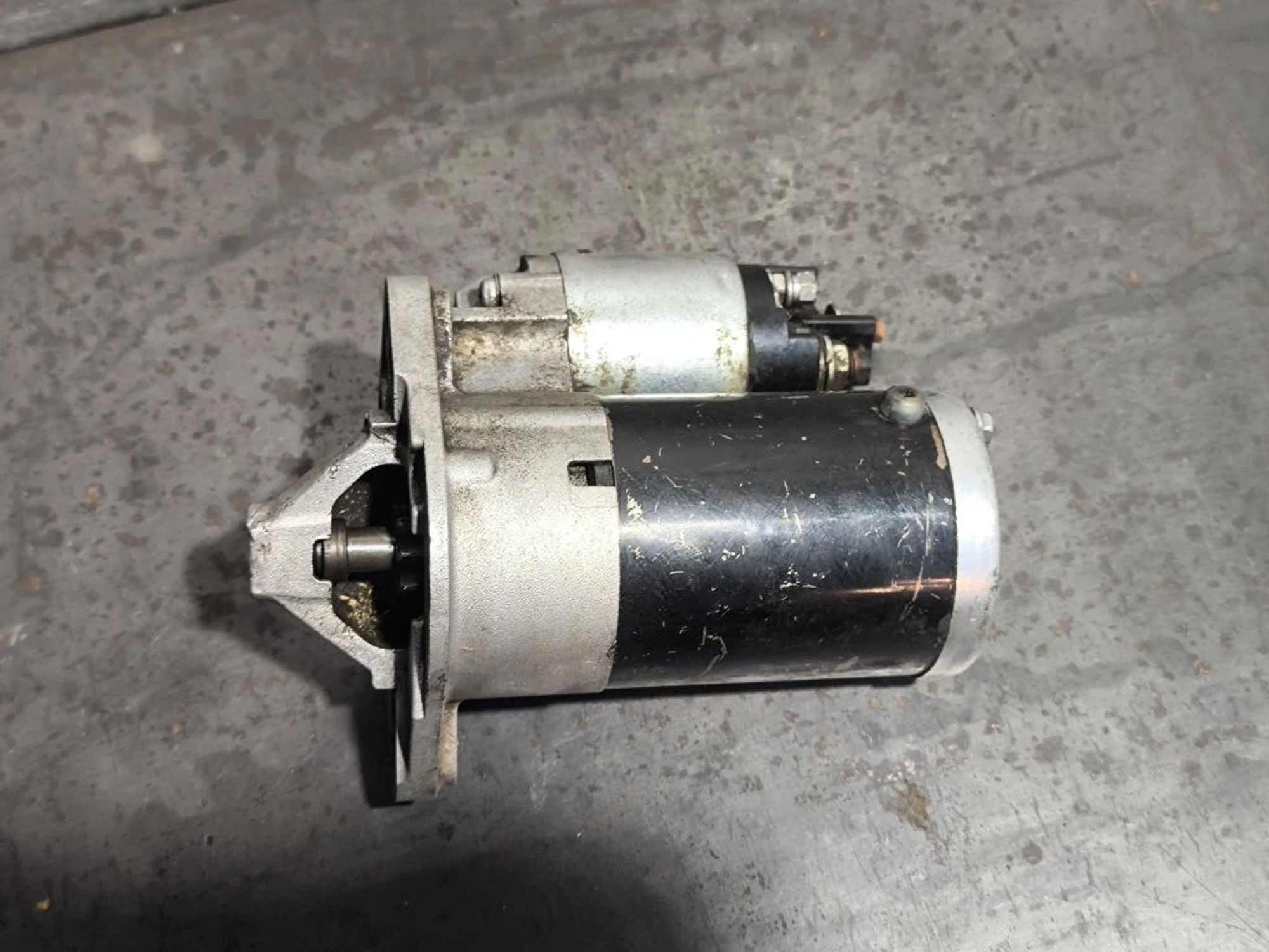 https://ycs.partsauto.market/partsauto-images/thmbs/userImages/d89d66a30f14dbad161fb7a986aa0fe5/part/cf121448-c063-4359-973d-45afcced7621_1780467503477.jpg