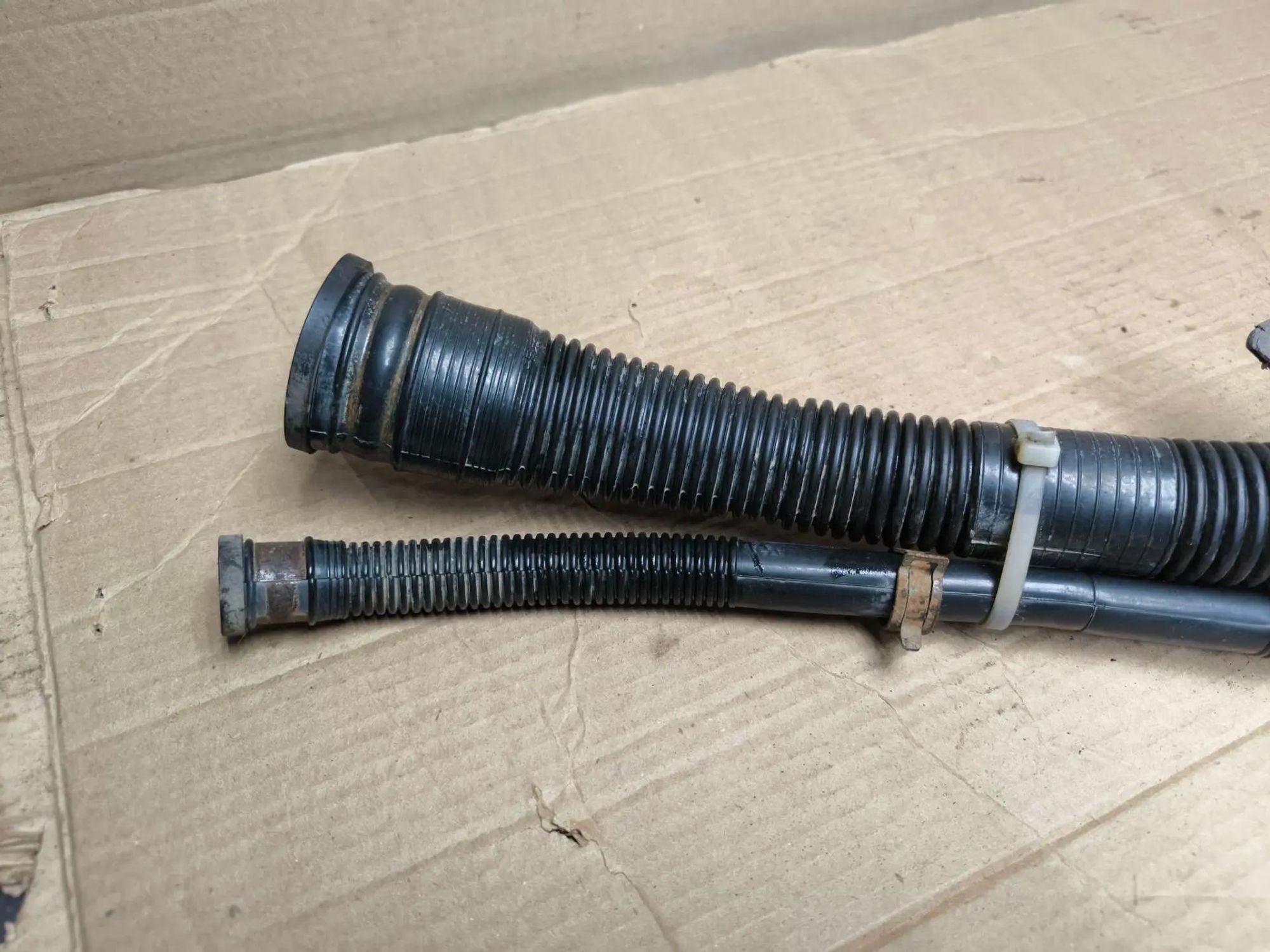 https://ycs.partsauto.market/partsauto-images/thmbs/userImages/d89d66a30f14dbad161fb7a986aa0fe5/part/d07d2e85-ad8e-443e-b2cd-a15d5c71b79b_1786975582803.jpg