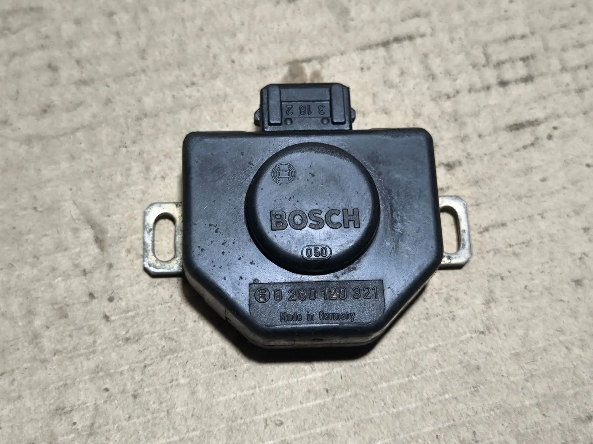 https://ycs.partsauto.market/partsauto-images/thmbs/userImages/d89d66a30f14dbad161fb7a986aa0fe5/part/d0eca7fd-f0e3-43d4-bb47-2f7dac3eb666_1781700676676.jpg
