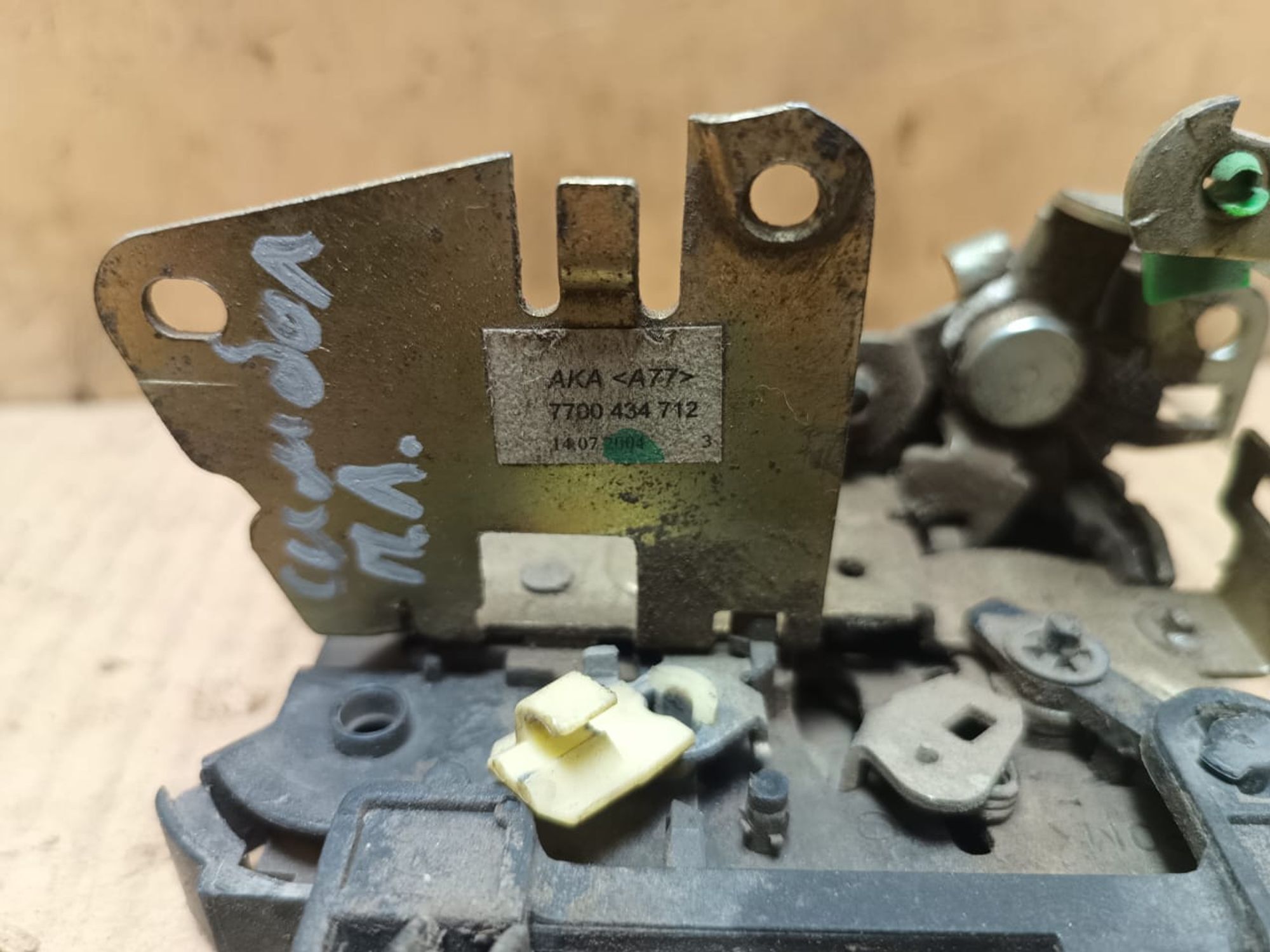 https://ycs.partsauto.market/partsauto-images/thmbs/userImages/d89d66a30f14dbad161fb7a986aa0fe5/part/d3b598af-62fa-4b8e-abb9-89964cf9ec96_1740031604539.jpg