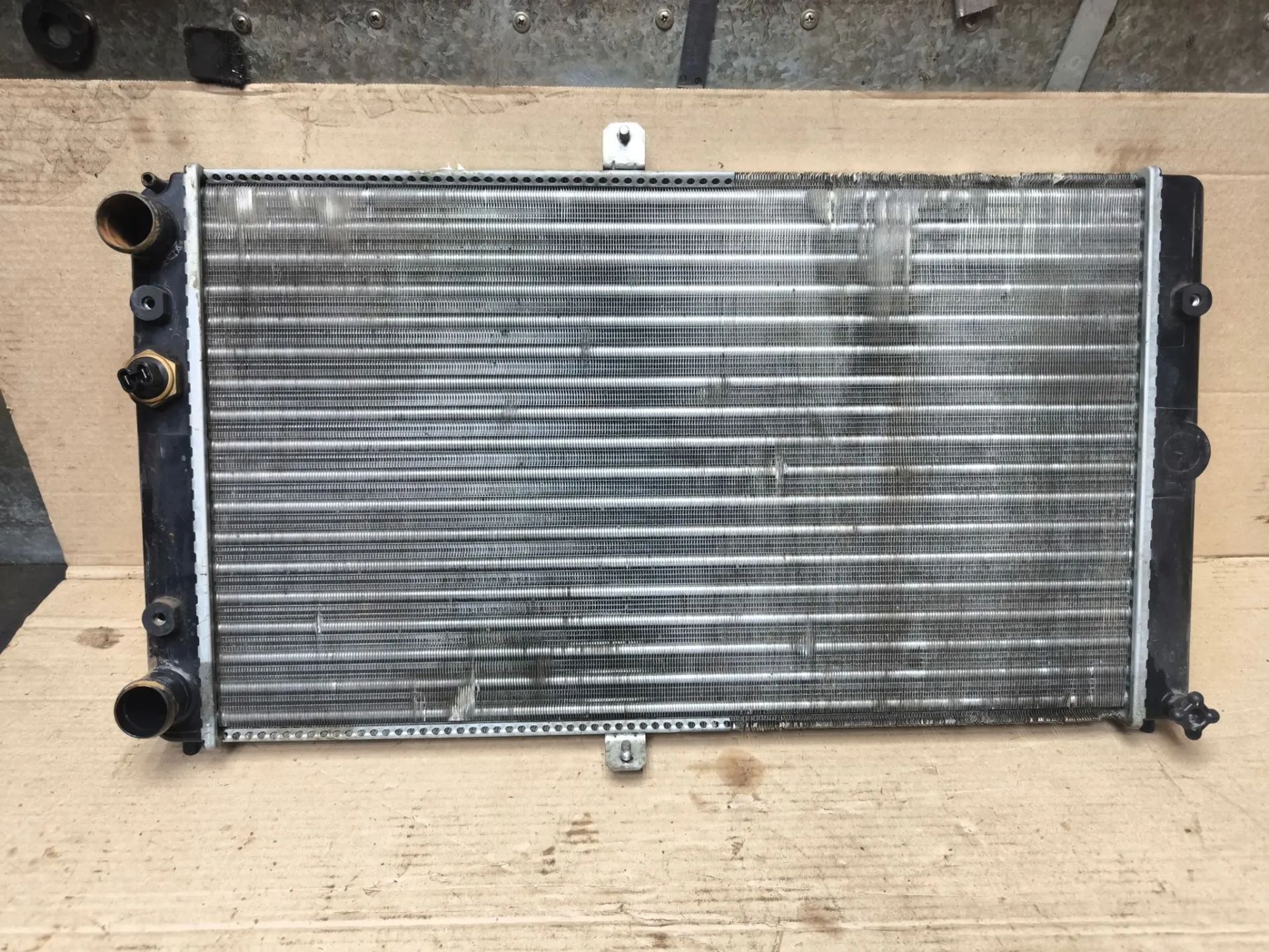 https://ycs.partsauto.market/partsauto-images/thmbs/userImages/d89d66a30f14dbad161fb7a986aa0fe5/part/d3ca7661-5c37-40a8-8eb6-32042dd1890f_1783855732307.jpg