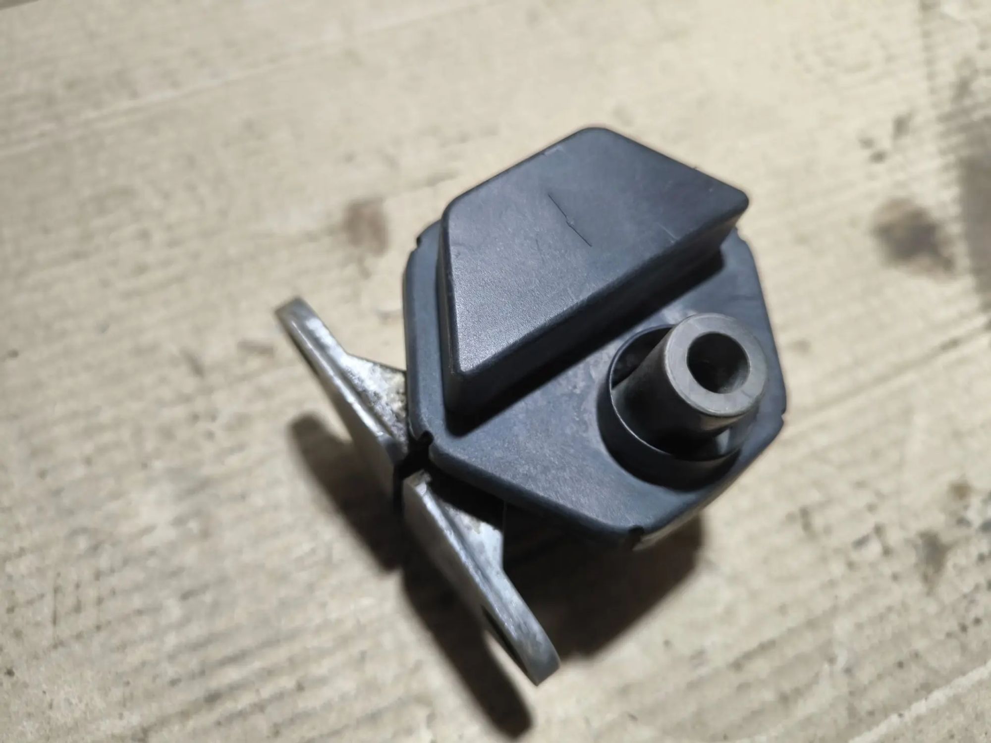 https://ycs.partsauto.market/partsauto-images/thmbs/userImages/d89d66a30f14dbad161fb7a986aa0fe5/part/d3d2744d-b6f8-495a-91b8-0d4cac4ad6ea_1781802311915.jpg