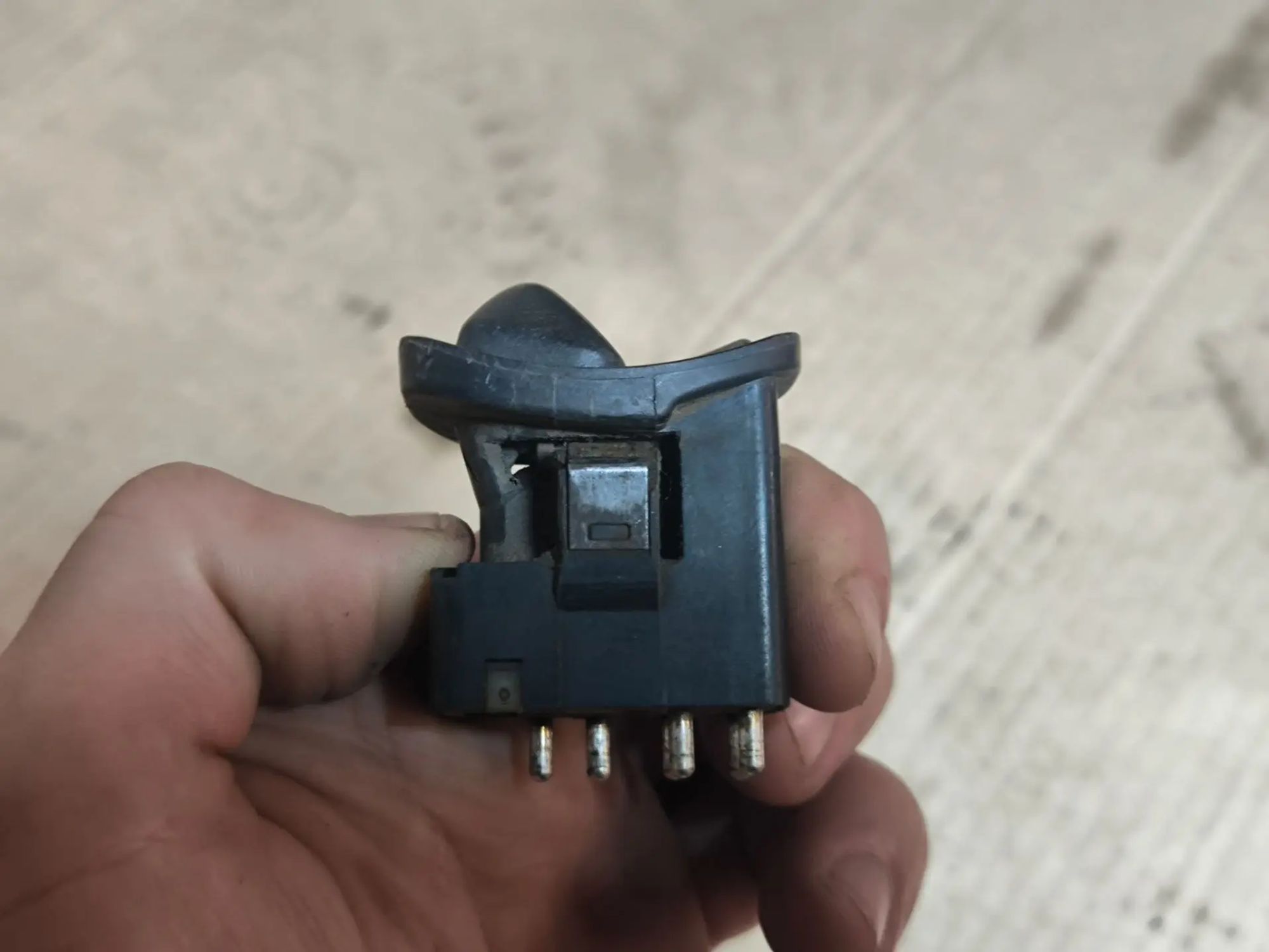 https://ycs.partsauto.market/partsauto-images/thmbs/userImages/d89d66a30f14dbad161fb7a986aa0fe5/part/d488ce95-7bf4-4d30-8a0a-3e2b38921196_1781678544490.jpg