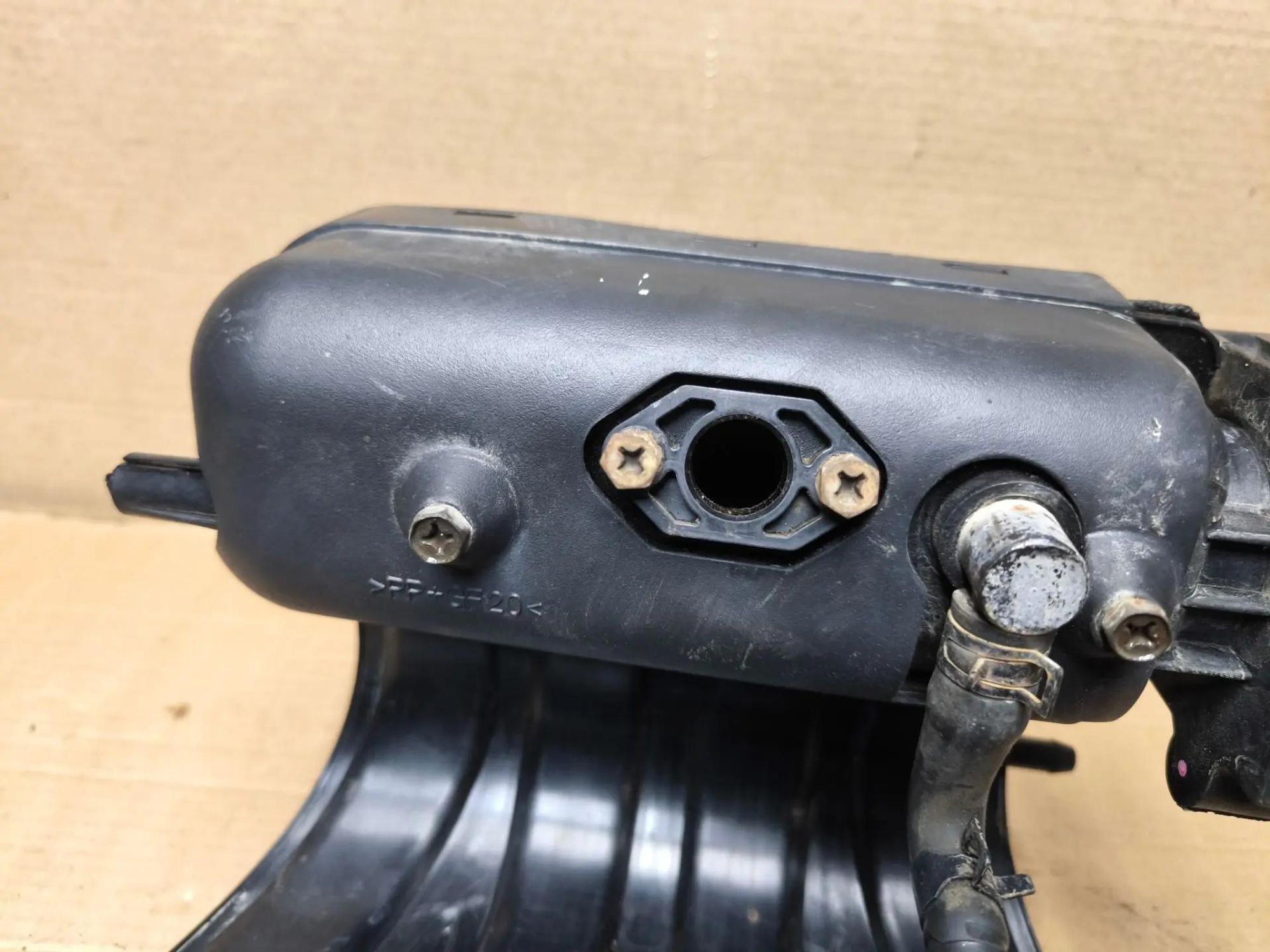 https://ycs.partsauto.market/partsauto-images/thmbs/userImages/d89d66a30f14dbad161fb7a986aa0fe5/part/d4fd3db0-040f-4fa4-9240-215c58b90699_1786975164675.jpg