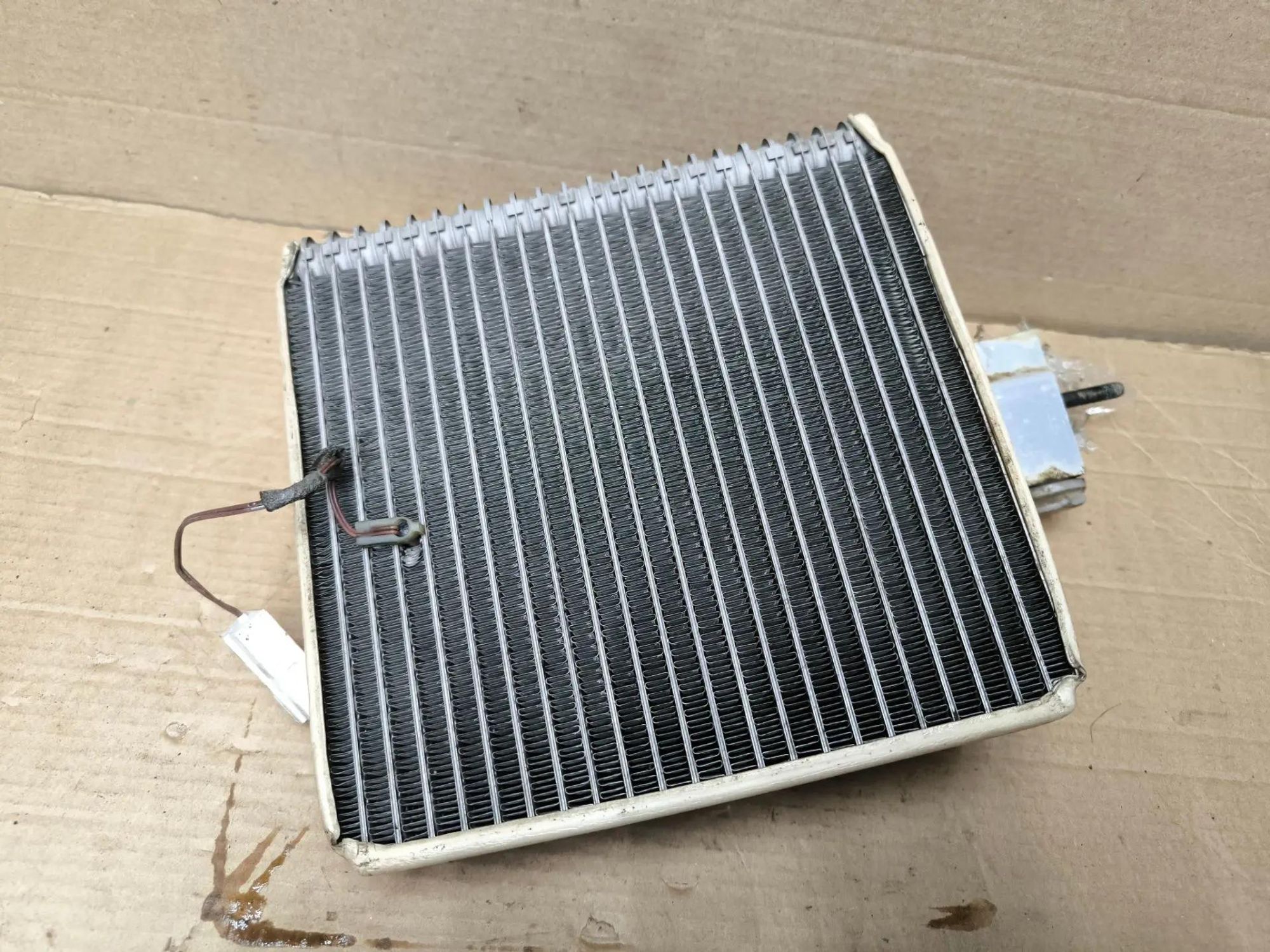 https://ycs.partsauto.market/partsauto-images/thmbs/userImages/d89d66a30f14dbad161fb7a986aa0fe5/part/d584335b-963f-428d-9528-072f6b643da6_1786943378973.jpg