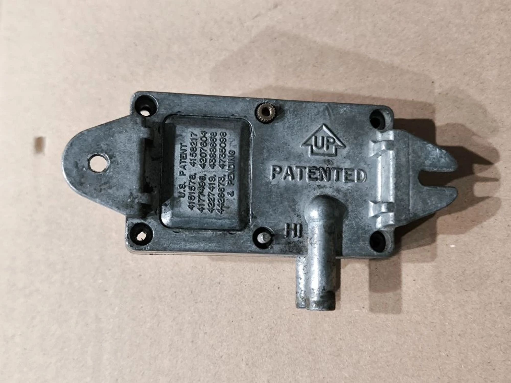 https://ycs.partsauto.market/partsauto-images/thmbs/userImages/d89d66a30f14dbad161fb7a986aa0fe5/part/d5f629ff-ad23-4487-8f1b-d708be9bfe47_1776407232402.jpg
