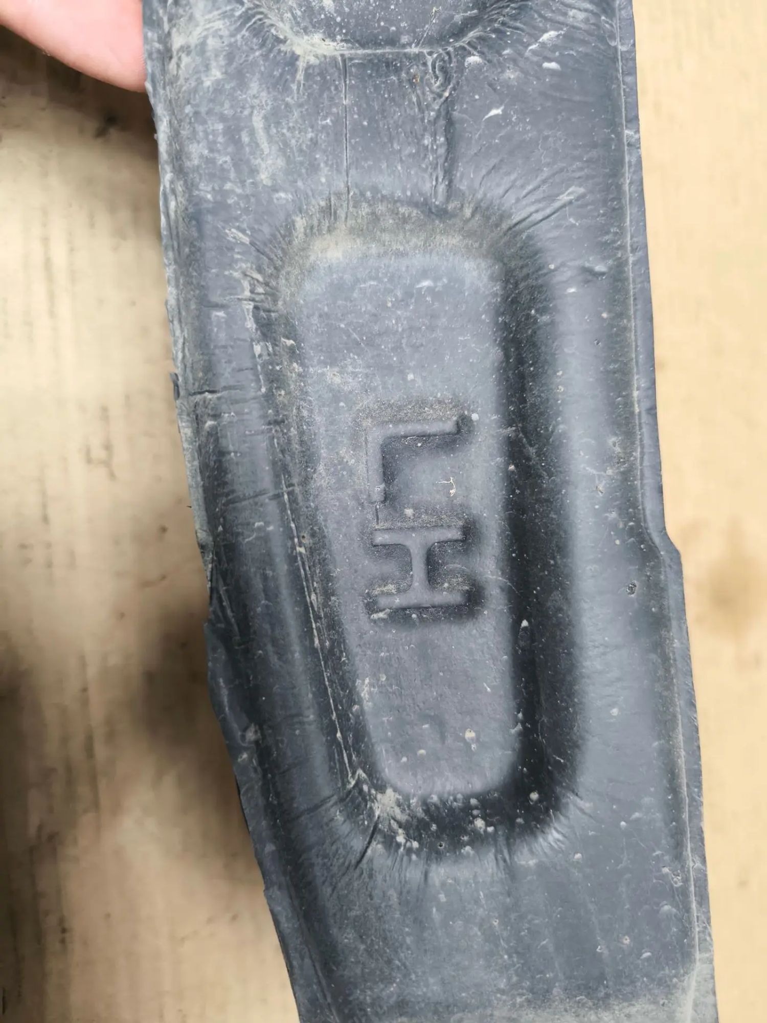 https://ycs.partsauto.market/partsauto-images/thmbs/userImages/d89d66a30f14dbad161fb7a986aa0fe5/part/d6635a4c-36a3-486c-97da-8fec14c7d74b_1784891345696.jpg