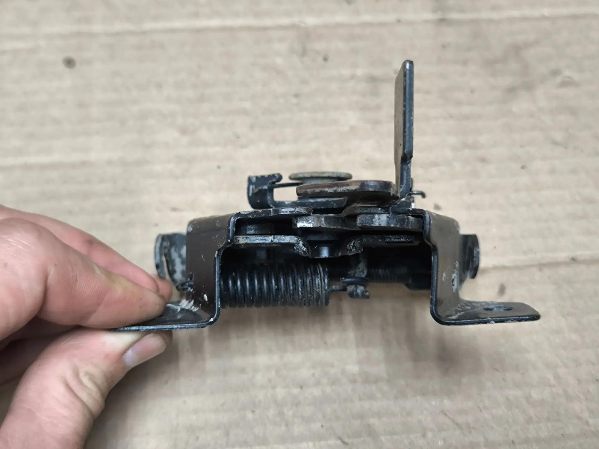 https://ycs.partsauto.market/partsauto-images/thmbs/userImages/d89d66a30f14dbad161fb7a986aa0fe5/part/d706bbe0-ee51-4933-af14-3b5cd28f195e_1785567930492.jpg