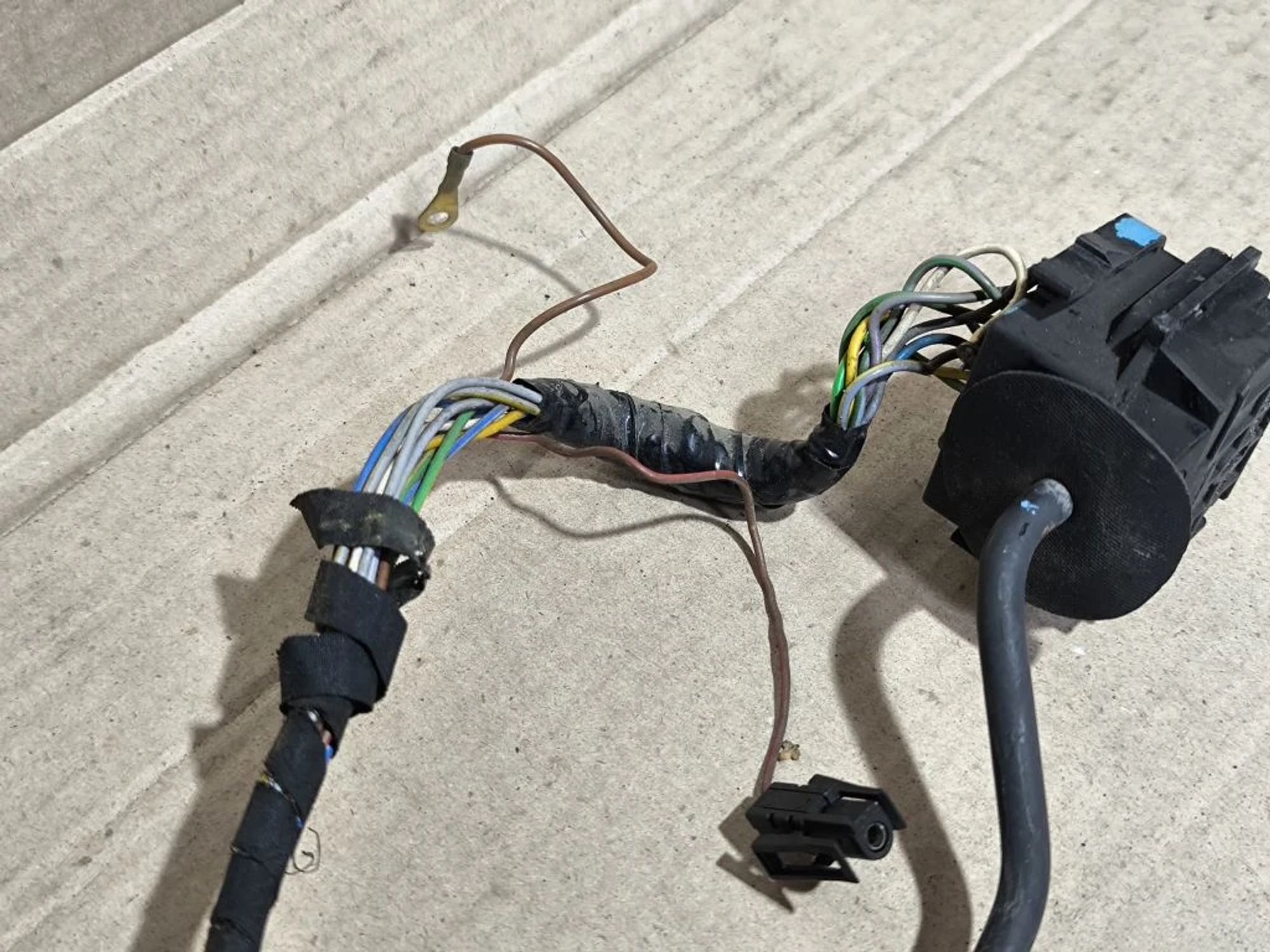 https://ycs.partsauto.market/partsauto-images/thmbs/userImages/d89d66a30f14dbad161fb7a986aa0fe5/part/d738da77-c79c-416f-aa04-a3ffc9d175dd_1781066495188.jpg