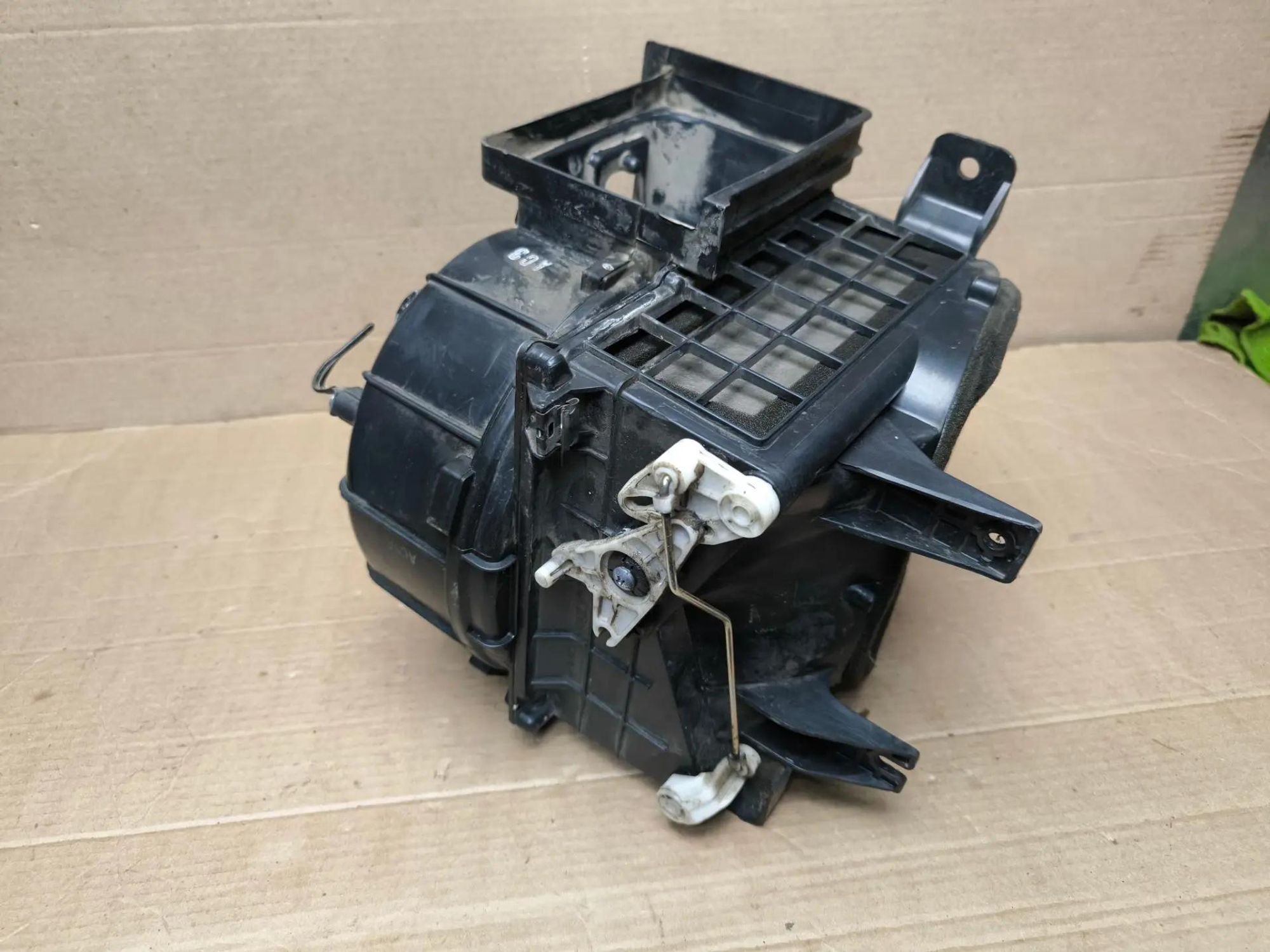 https://ycs.partsauto.market/partsauto-images/thmbs/userImages/d89d66a30f14dbad161fb7a986aa0fe5/part/d88e5559-8af0-4606-b3f6-7dfbfd88f18c_1786974660181.jpg