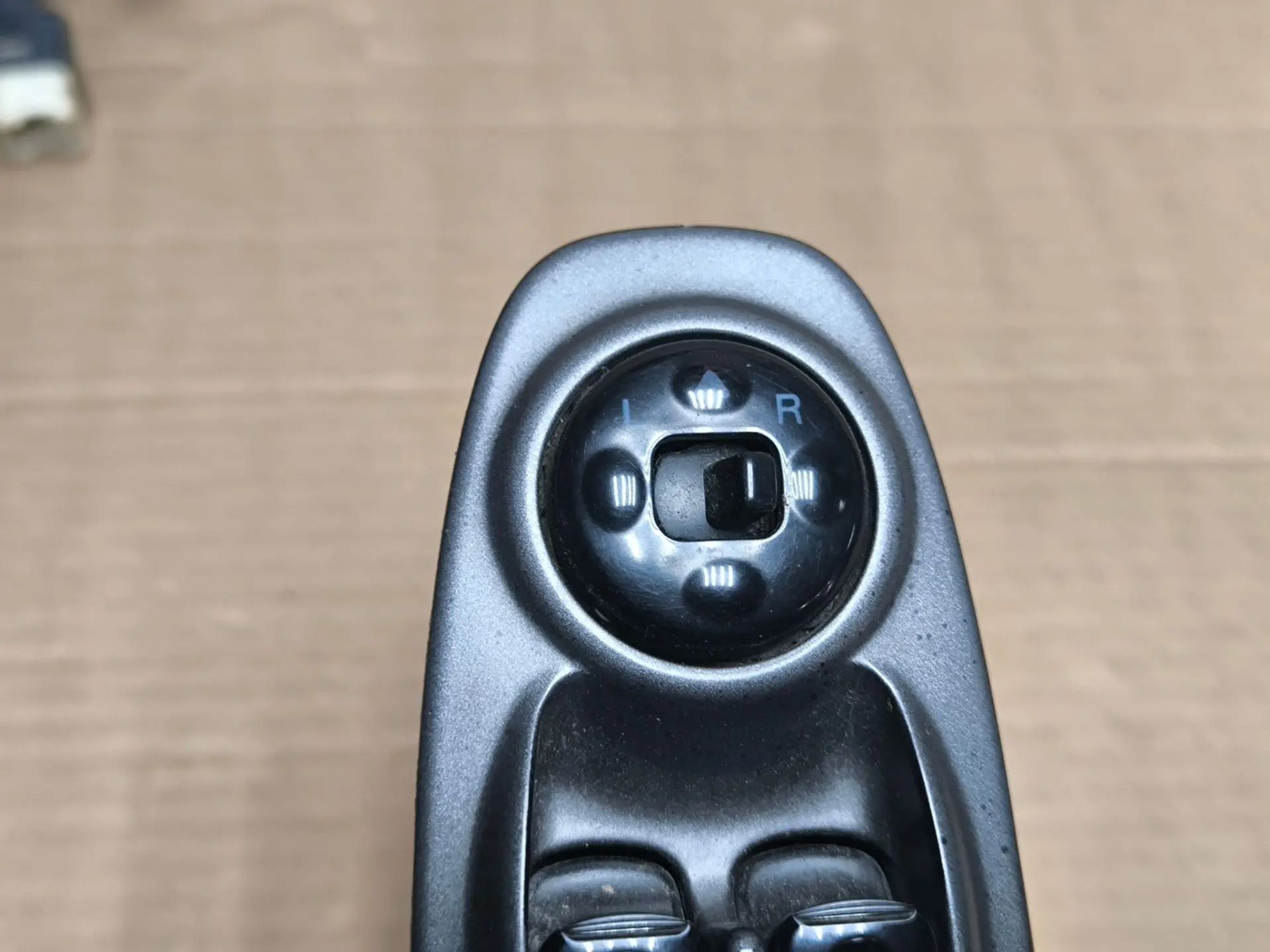 https://ycs.partsauto.market/partsauto-images/thmbs/userImages/d89d66a30f14dbad161fb7a986aa0fe5/part/d8e76d11-4205-40bf-8be0-5b96df22f004_1784893329015.jpg