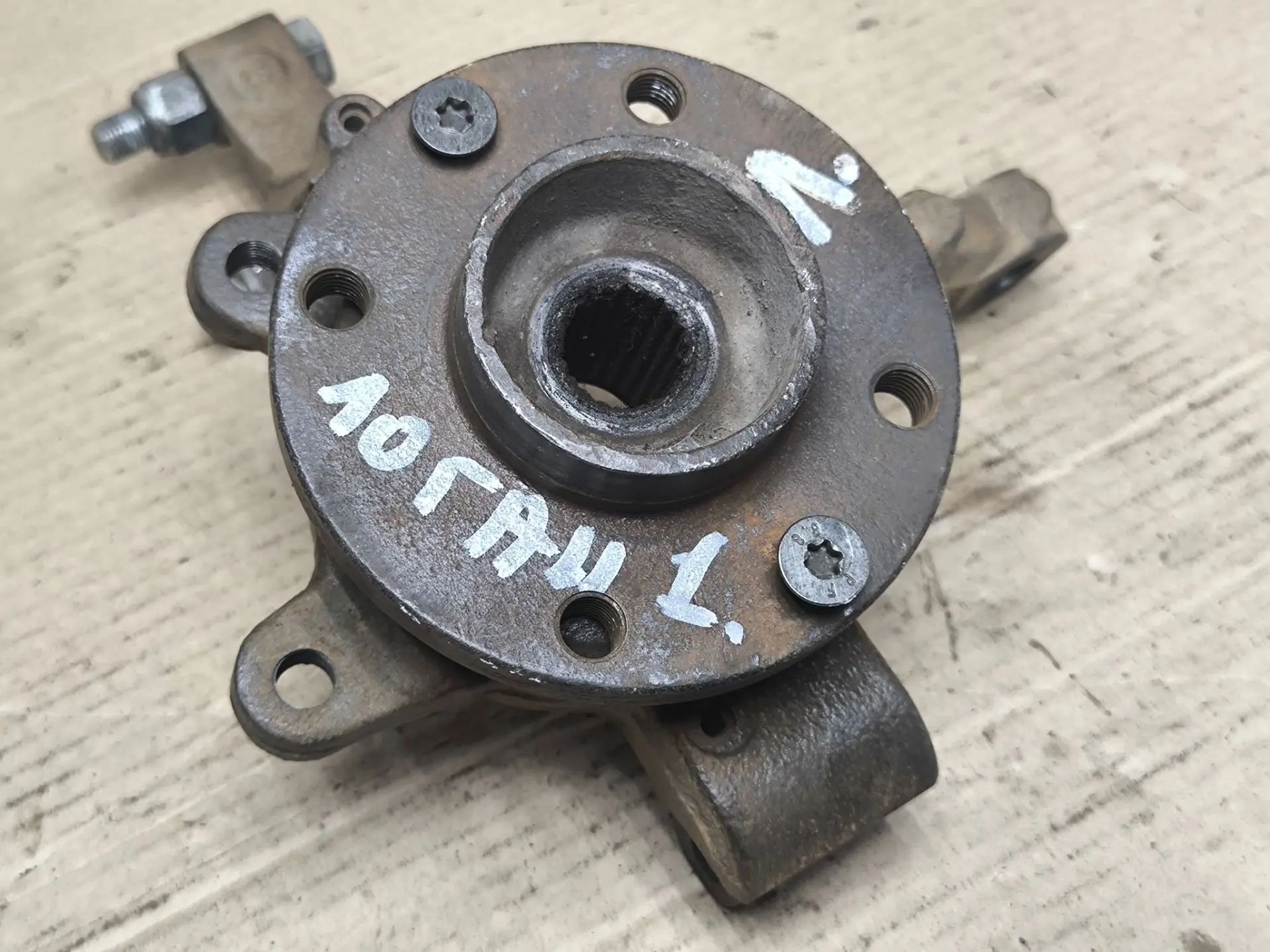 https://ycs.partsauto.market/partsauto-images/thmbs/userImages/d89d66a30f14dbad161fb7a986aa0fe5/part/d8ec6d7b-0961-412a-9b96-64d3318fb663_1783852367315.jpg