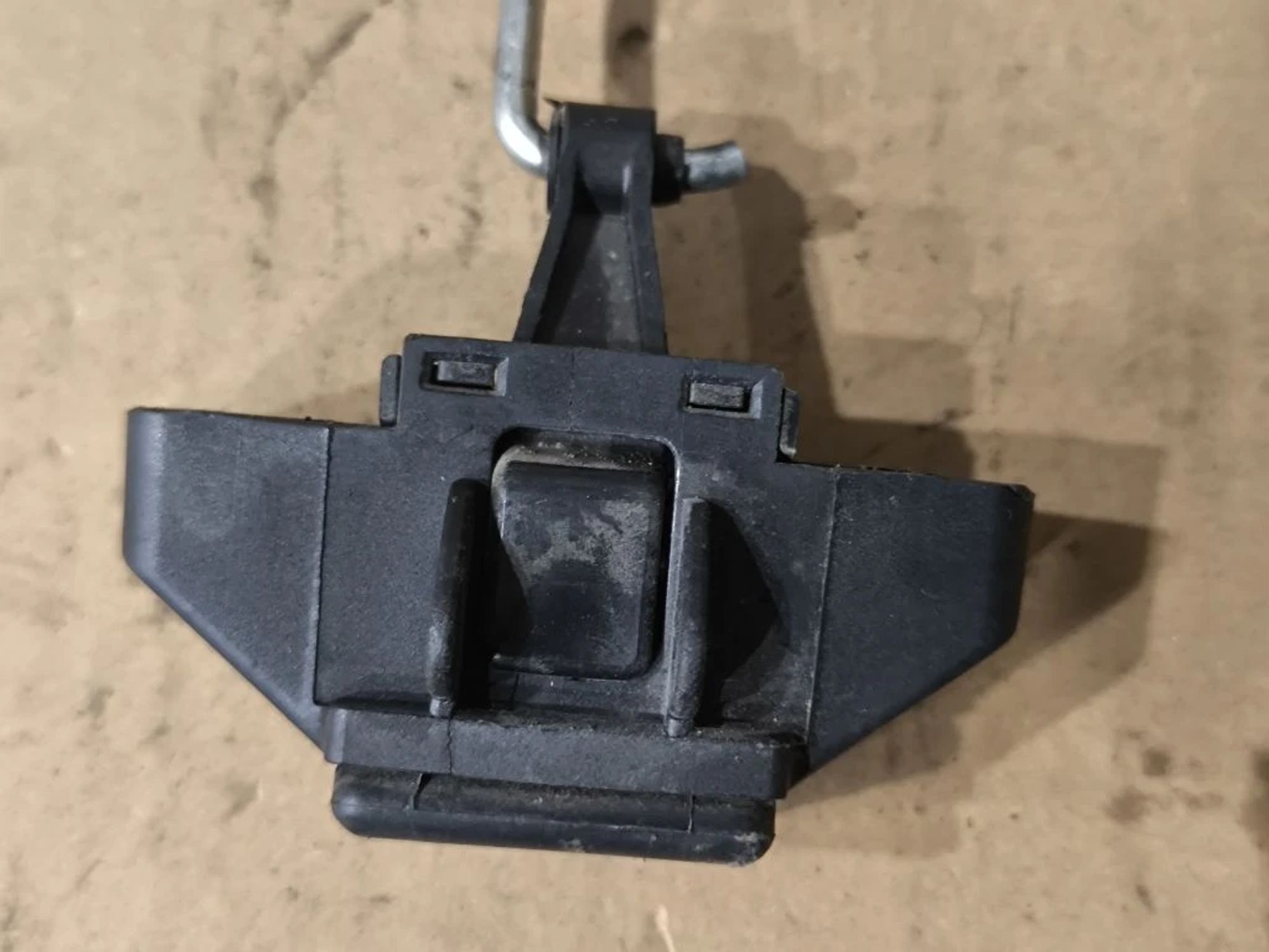https://ycs.partsauto.market/partsauto-images/thmbs/userImages/d89d66a30f14dbad161fb7a986aa0fe5/part/d9186706-8a91-46cc-9e12-629454d61d7b_1777359236604.jpg