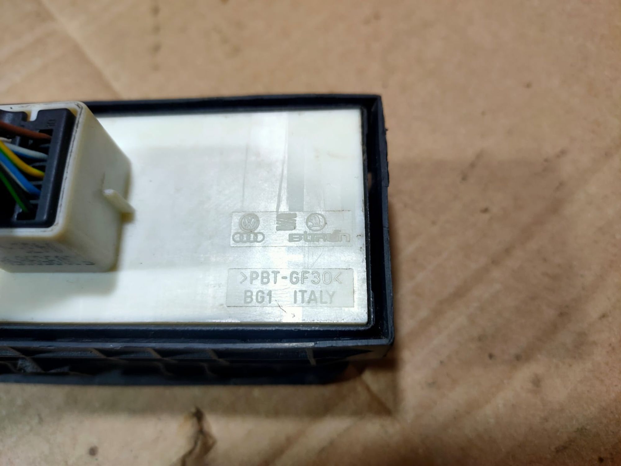 https://ycs.partsauto.market/partsauto-images/thmbs/userImages/d89d66a30f14dbad161fb7a986aa0fe5/part/d9a0a036-d839-4dd8-952b-3e424c71e76e_1692628079269.jpg