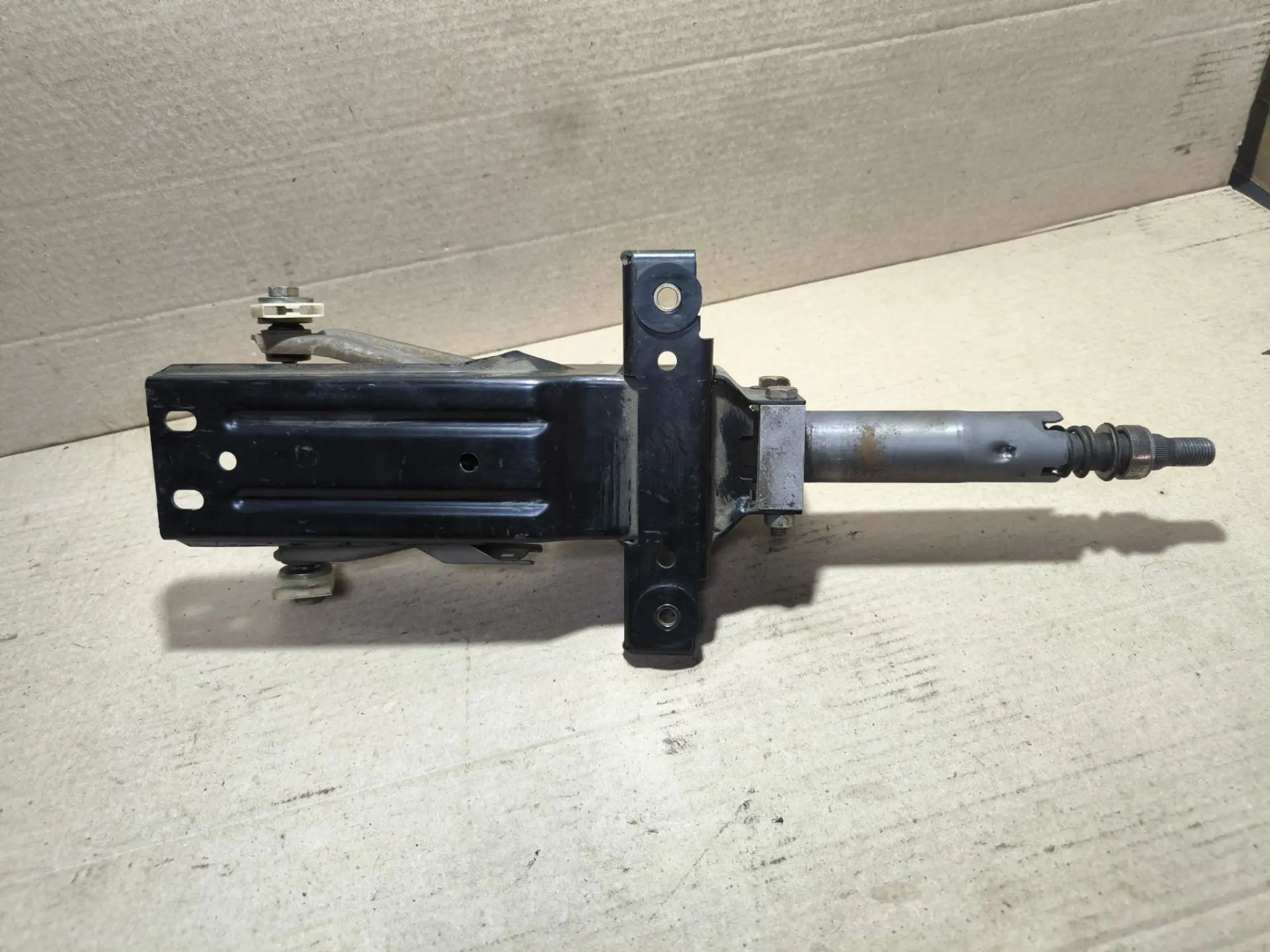 https://ycs.partsauto.market/partsauto-images/thmbs/userImages/d89d66a30f14dbad161fb7a986aa0fe5/part/dac313f6-f7a8-463d-87f5-935e4e3bf6bb_1783051200591.jpg