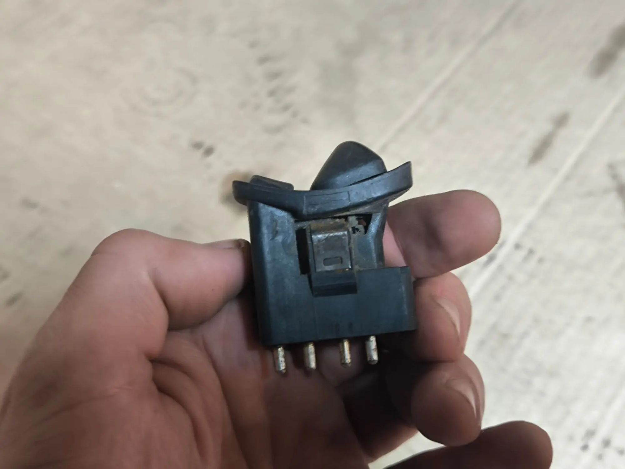https://ycs.partsauto.market/partsauto-images/thmbs/userImages/d89d66a30f14dbad161fb7a986aa0fe5/part/dae50c34-fd0e-40d2-9636-3d8c44186b3d_1781678544703.jpg