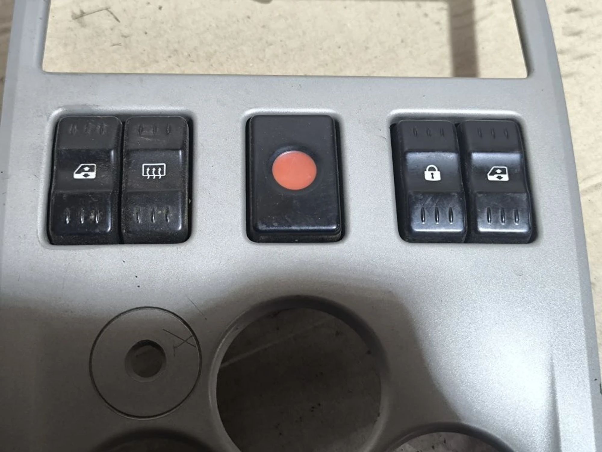 https://ycs.partsauto.market/partsauto-images/thmbs/userImages/d89d66a30f14dbad161fb7a986aa0fe5/part/daedadba-6bd2-4d6e-aec5-50670d8376cc_1781076759685.jpg