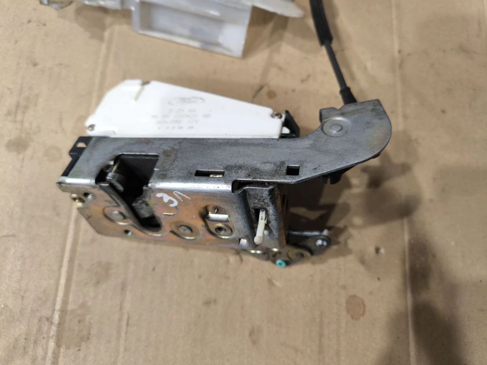 https://ycs.partsauto.market/partsauto-images/thmbs/userImages/d89d66a30f14dbad161fb7a986aa0fe5/part/dcad161c-12d1-4a56-83b0-e211c70198cc_1776922663262.jpg
