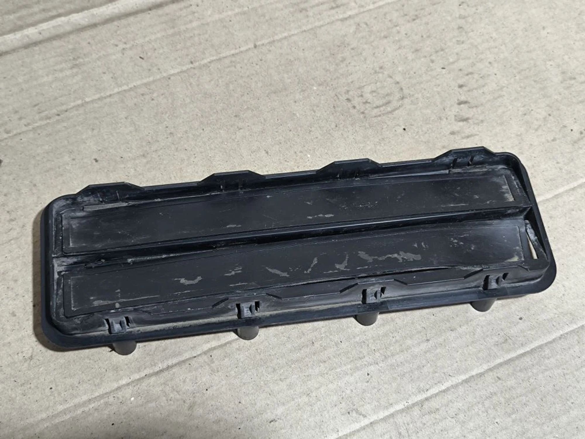 https://ycs.partsauto.market/partsauto-images/thmbs/userImages/d89d66a30f14dbad161fb7a986aa0fe5/part/dd373de4-e26c-4093-8576-fec9a3f2f3e8_1781068644256.jpg