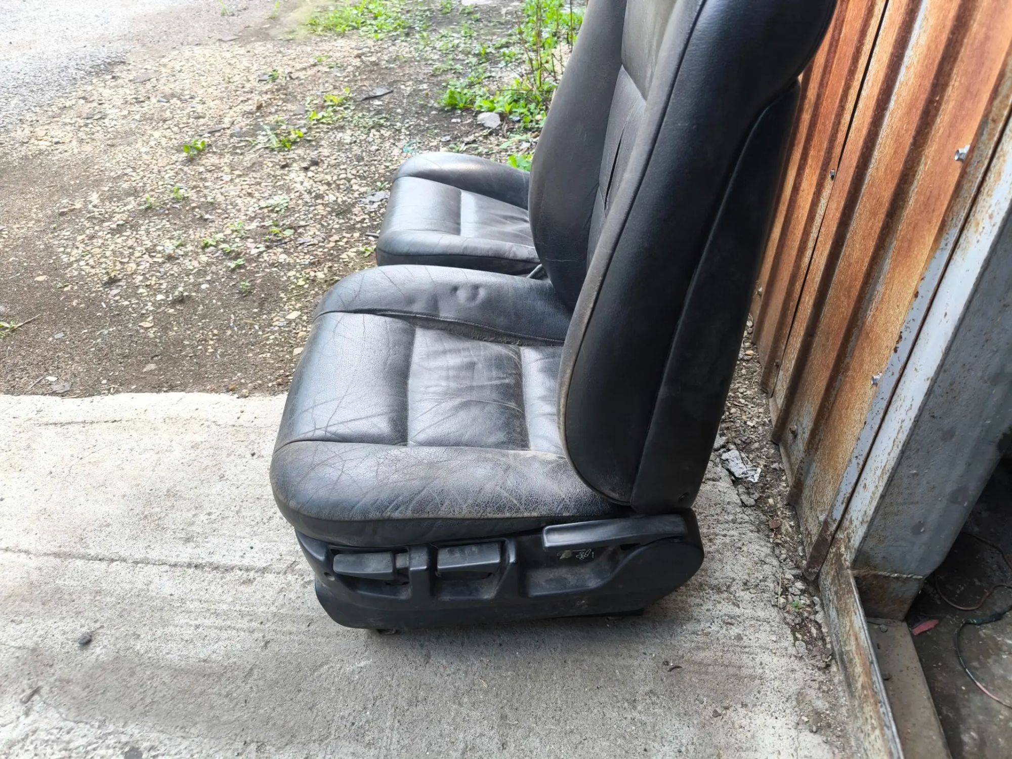 https://ycs.partsauto.market/partsauto-images/thmbs/userImages/d89d66a30f14dbad161fb7a986aa0fe5/part/ddbc79f5-0a75-4ed2-a0ce-10c4340df65d_1784298499974.jpg