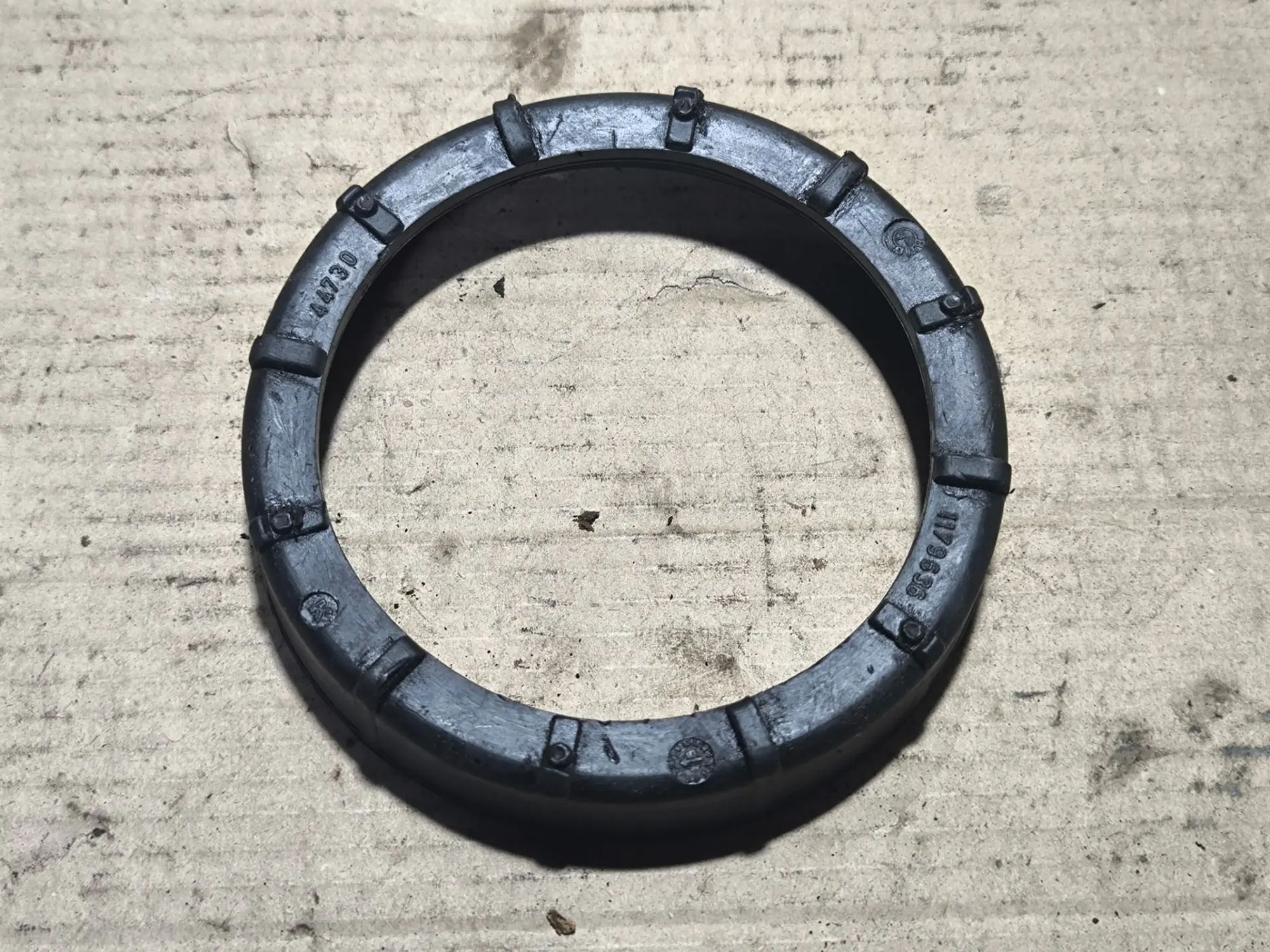 https://ycs.partsauto.market/partsauto-images/thmbs/userImages/d89d66a30f14dbad161fb7a986aa0fe5/part/deb4e5b9-a401-4b72-a0bd-55e7ab1d6943_1782654431409.jpg