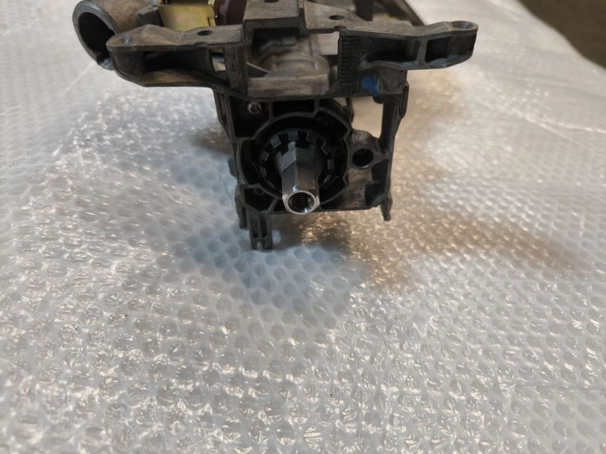 https://ycs.partsauto.market/partsauto-images/thmbs/userImages/d89d66a30f14dbad161fb7a986aa0fe5/part/dec0d7c5-1306-475d-8638-15a8dbf3cbb4_1777792675385.jpg