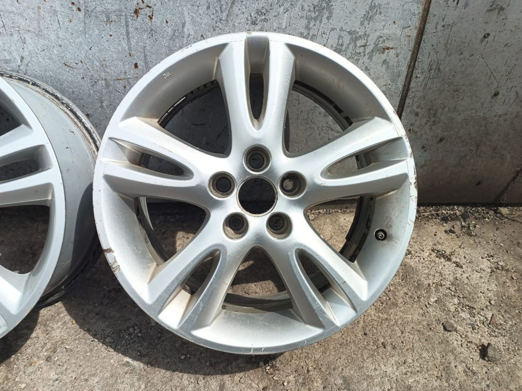 https://ycs.partsauto.market/partsauto-images/thmbs/userImages/d89d66a30f14dbad161fb7a986aa0fe5/part/ded7ca82-953d-42bb-9661-042fc1c16689_1719485952289.jpg