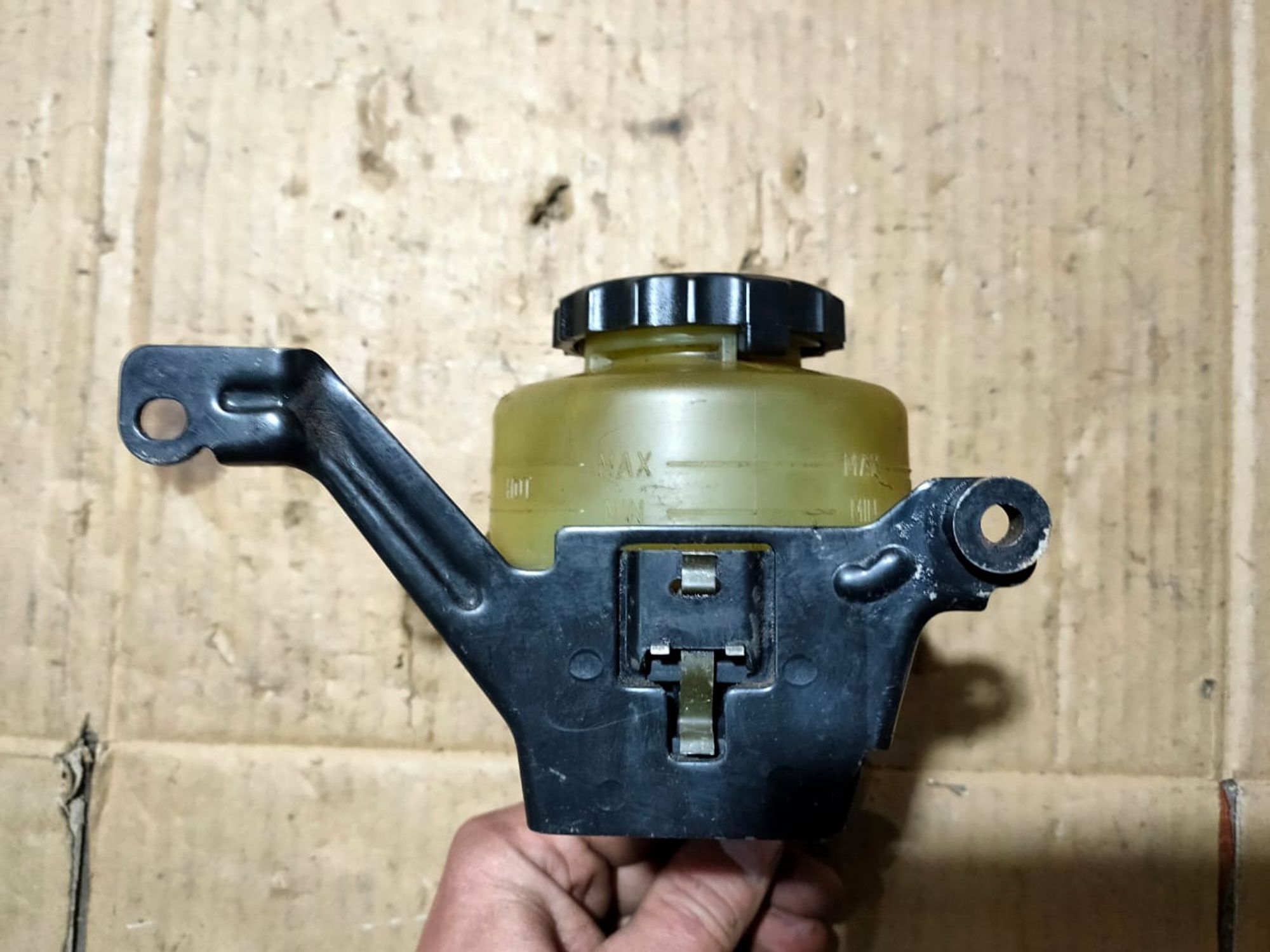 https://ycs.partsauto.market/partsauto-images/thmbs/userImages/d89d66a30f14dbad161fb7a986aa0fe5/part/df19248b-0dde-43e4-8685-b0939786a17e_1728195311421.jpg